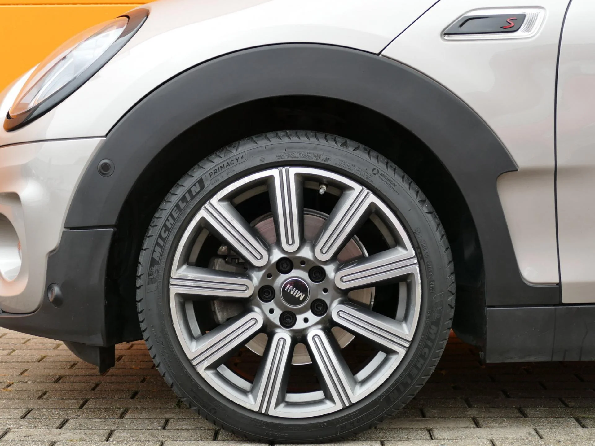 MINI CLUBMAN - Miniature 38 sur 39 - Cliquer pour voir cette photo