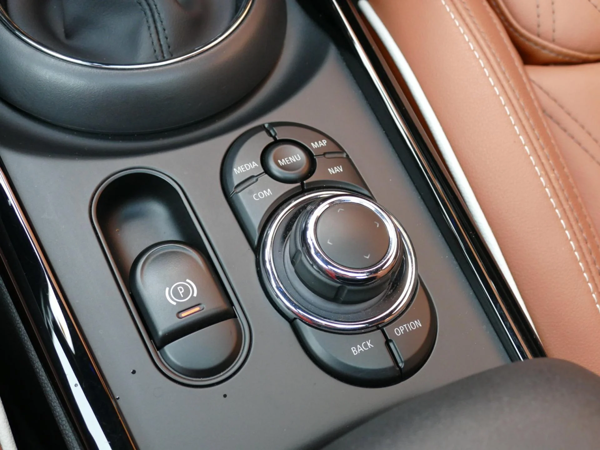 MINI CLUBMAN - Miniature 24 sur 39 - Cliquer pour voir cette photo