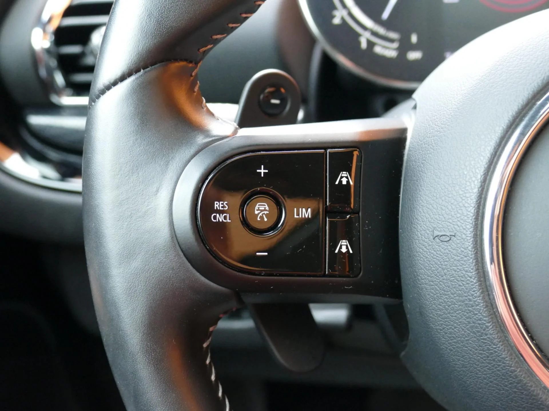 MINI CLUBMAN - Miniature 18 sur 39 - Cliquer pour voir cette photo