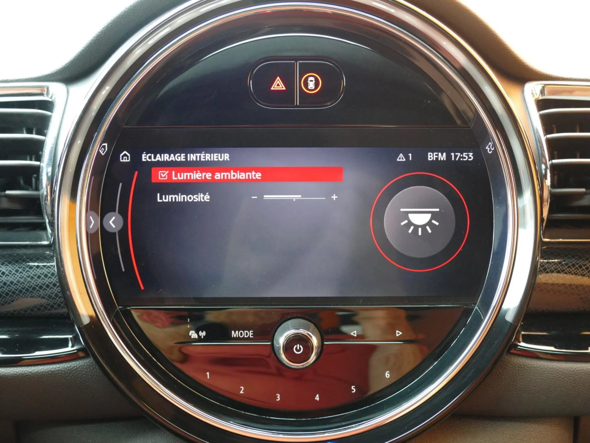 MINI CLUBMAN - Miniature 13 sur 39 - Cliquer pour voir cette photo