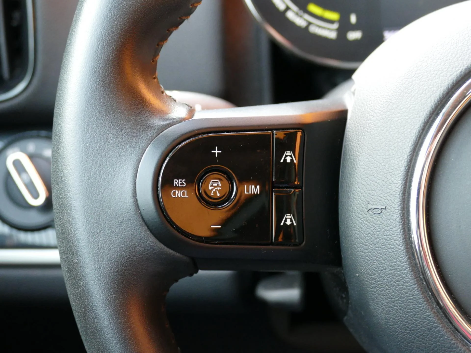 MINI COUNTRYMAN - Miniature 16 sur 36 - Cliquer pour voir cette photo