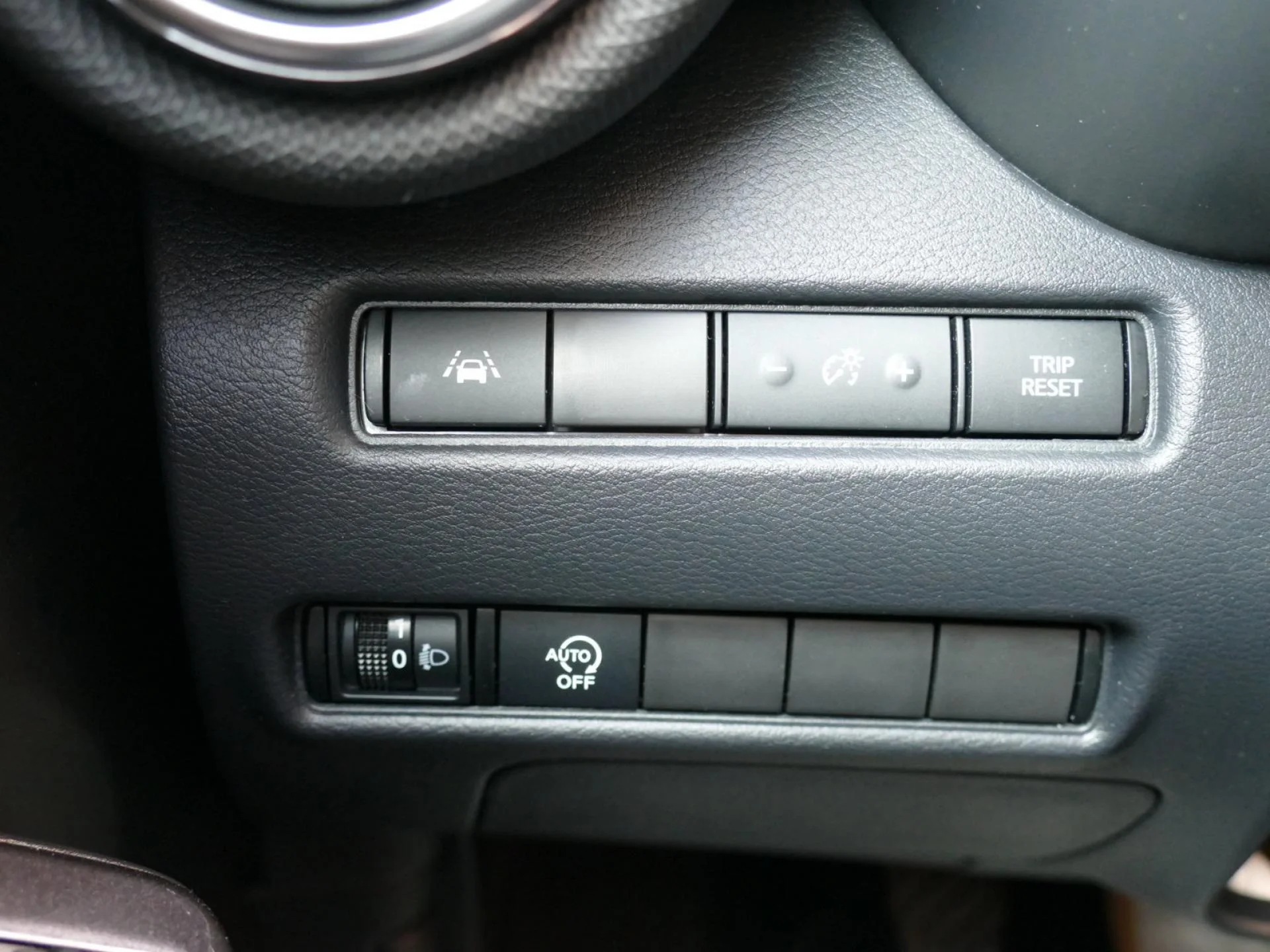 NISSAN JUKE - Miniature 18 sur 32 - Cliquer pour voir cette photo