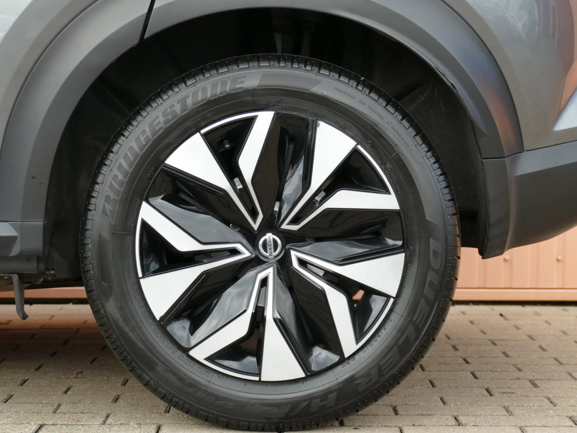 NISSAN JUKE - Miniature 2 sur 32 - Cliquer pour voir cette photo