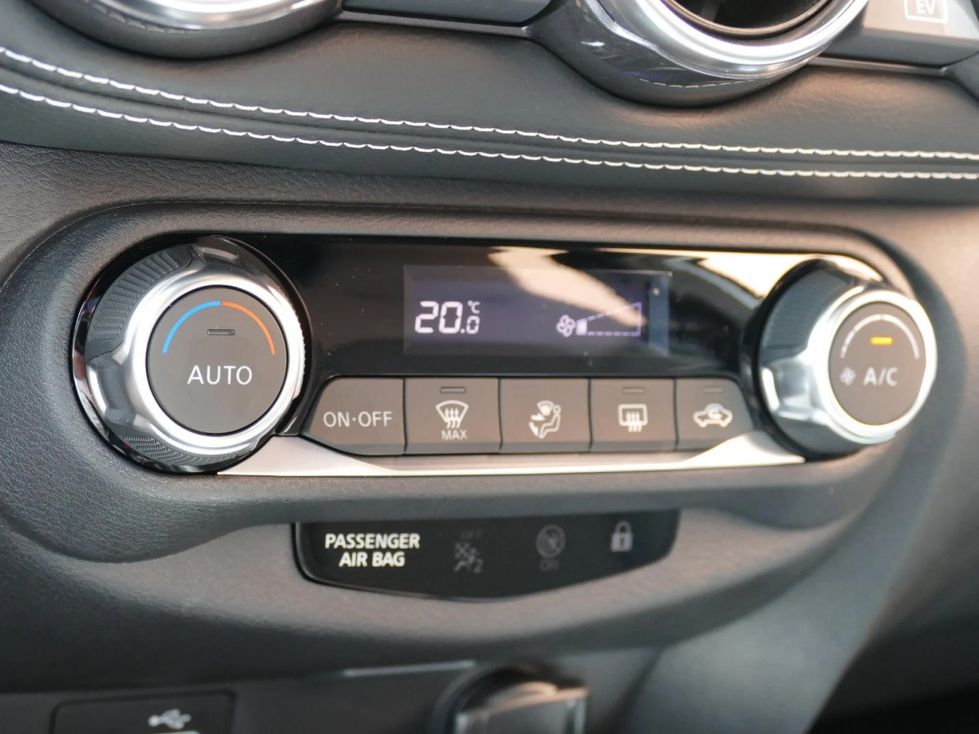 NISSAN JUKE - Miniature 12 sur 24 - Cliquer pour voir cette photo