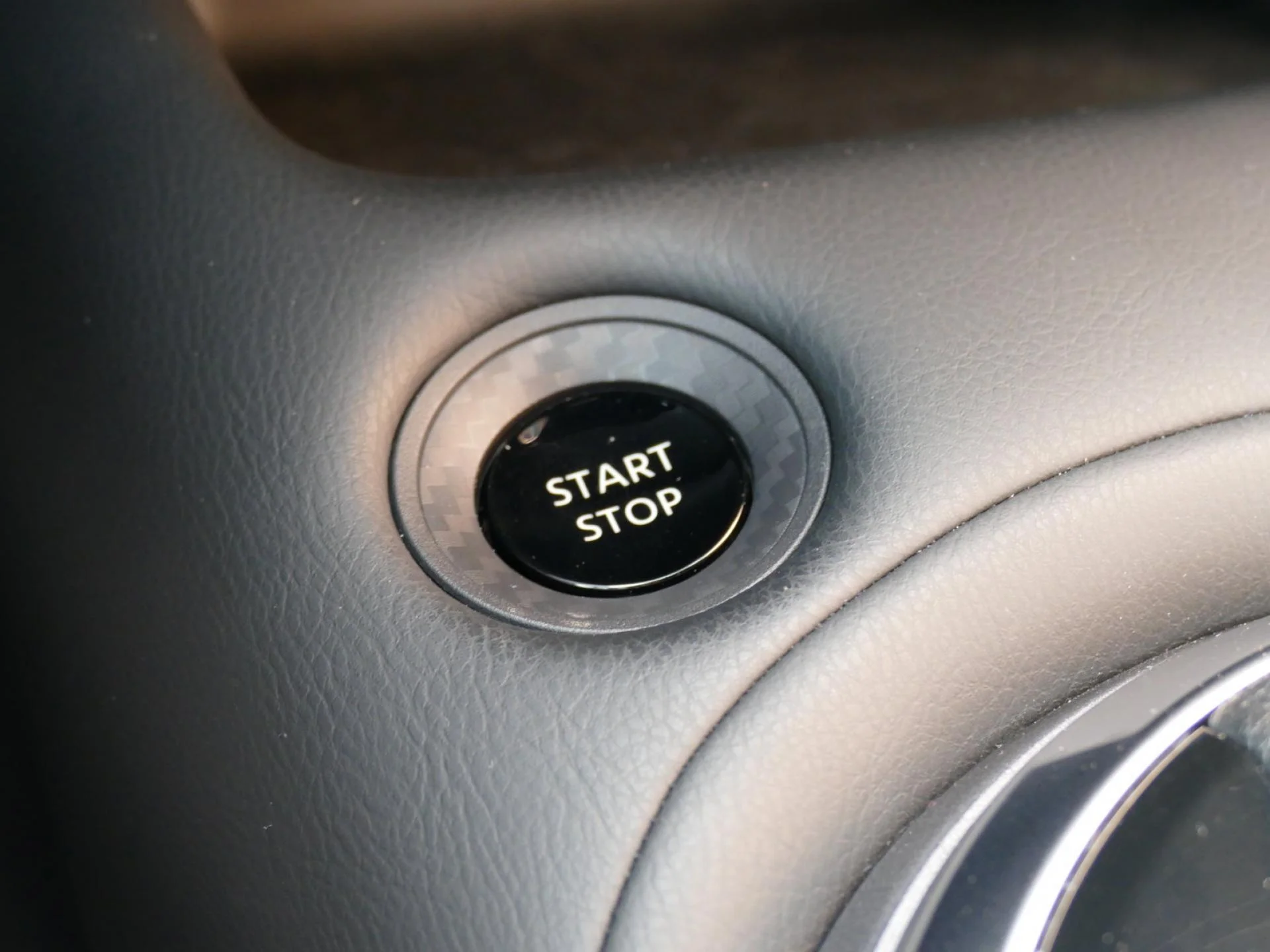 NISSAN JUKE - Miniature 17 sur 24 - Cliquer pour voir cette photo