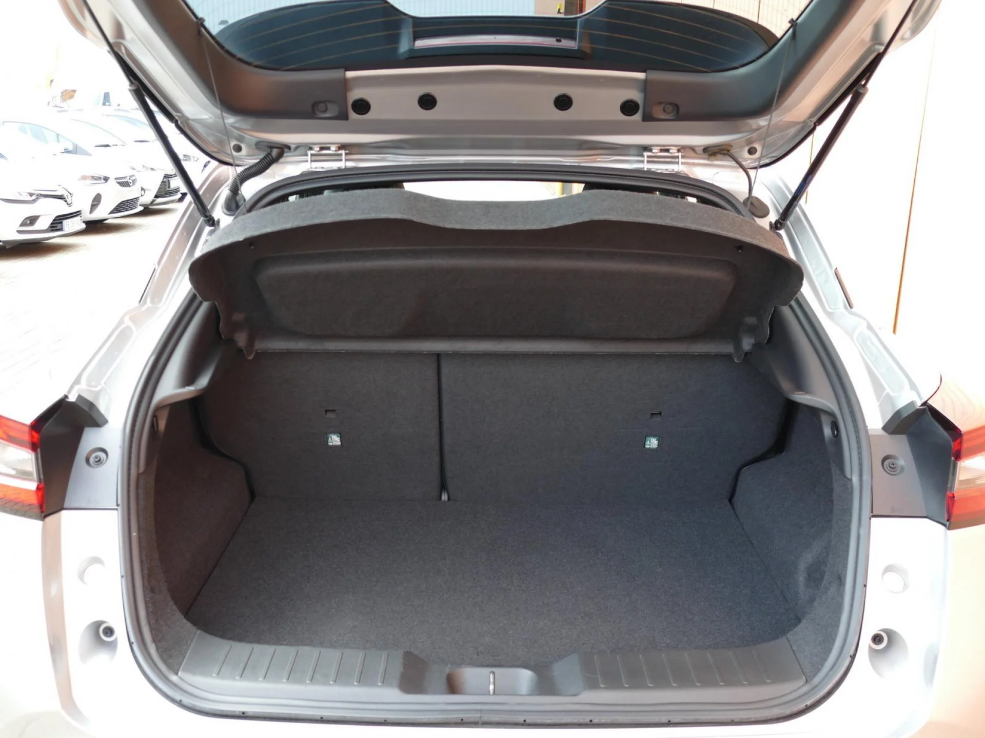 NISSAN JUKE - Miniature 8 sur 24 - Cliquer pour voir cette photo