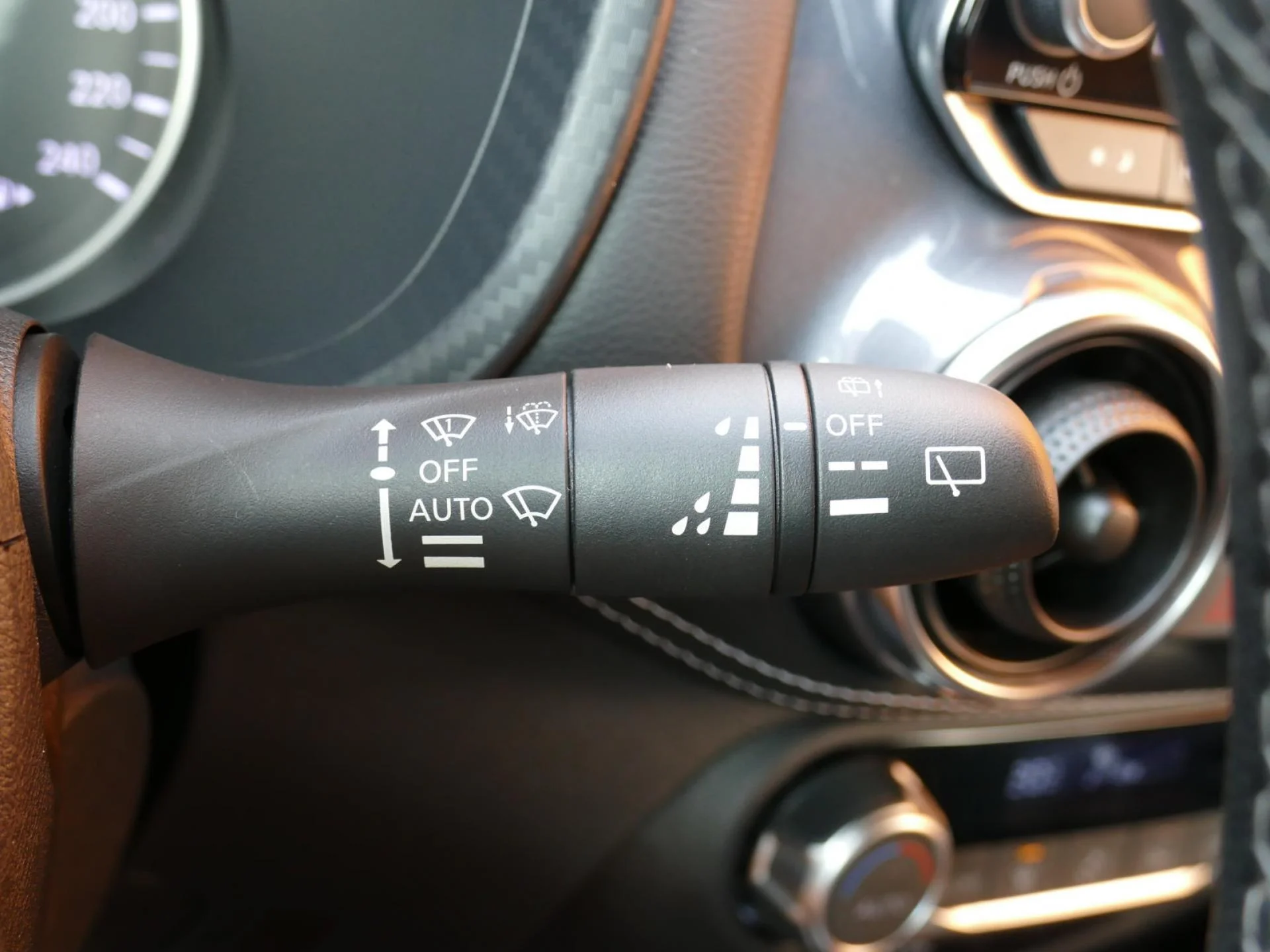 NISSAN JUKE - Miniature 23 sur 33 - Cliquer pour voir cette photo