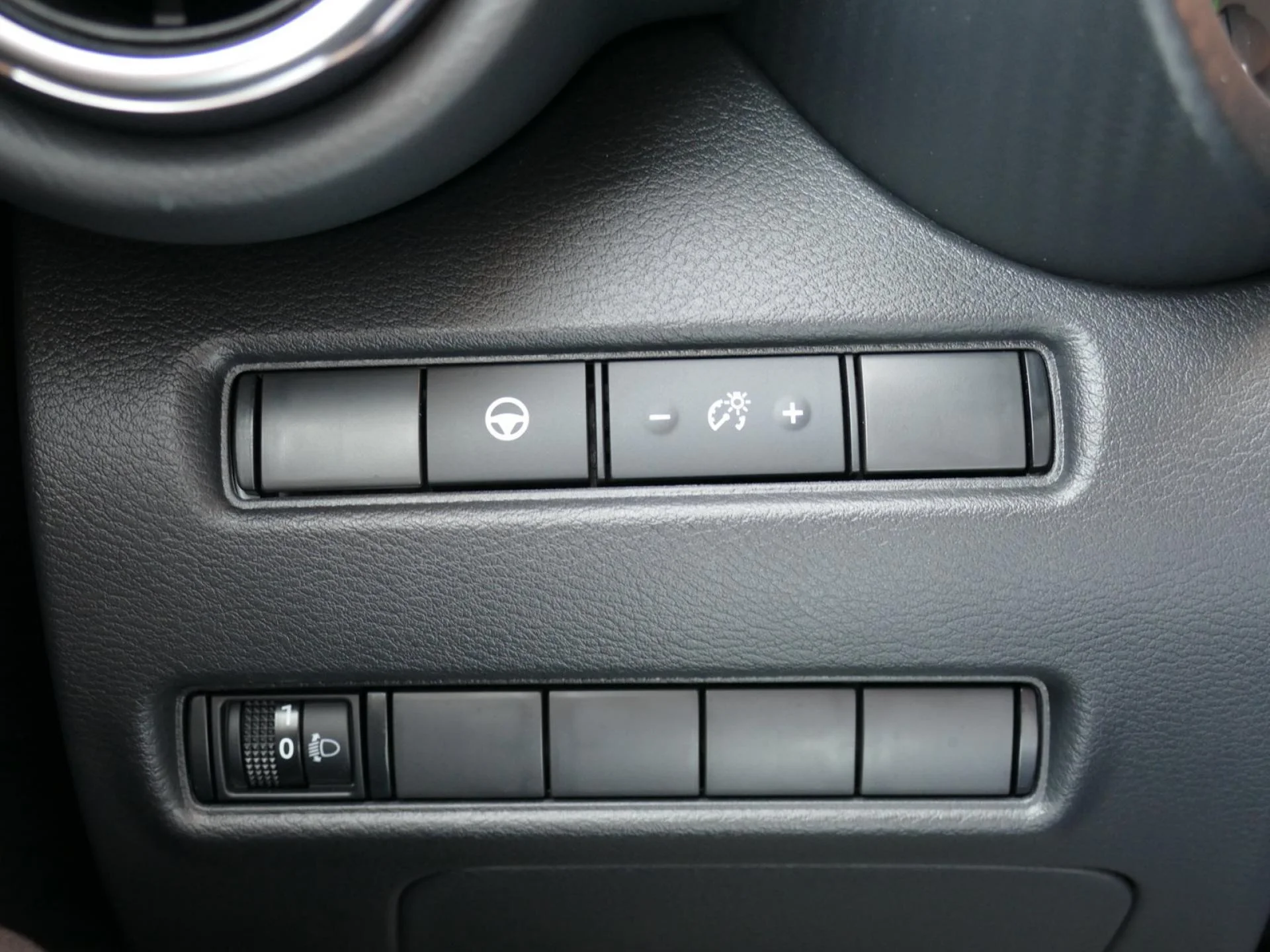 NISSAN JUKE - Miniature 14 sur 24 - Cliquer pour voir cette photo