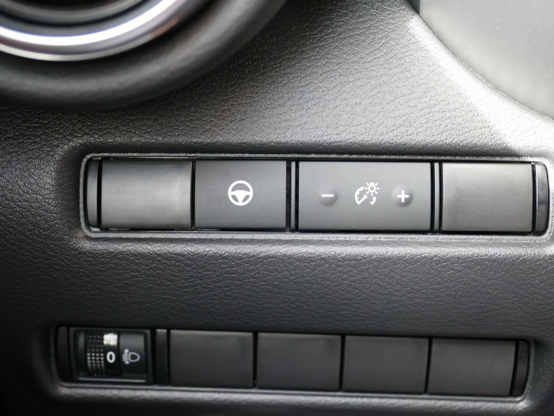 NISSAN JUKE - Miniature 17 sur 33 - Cliquer pour voir cette photo