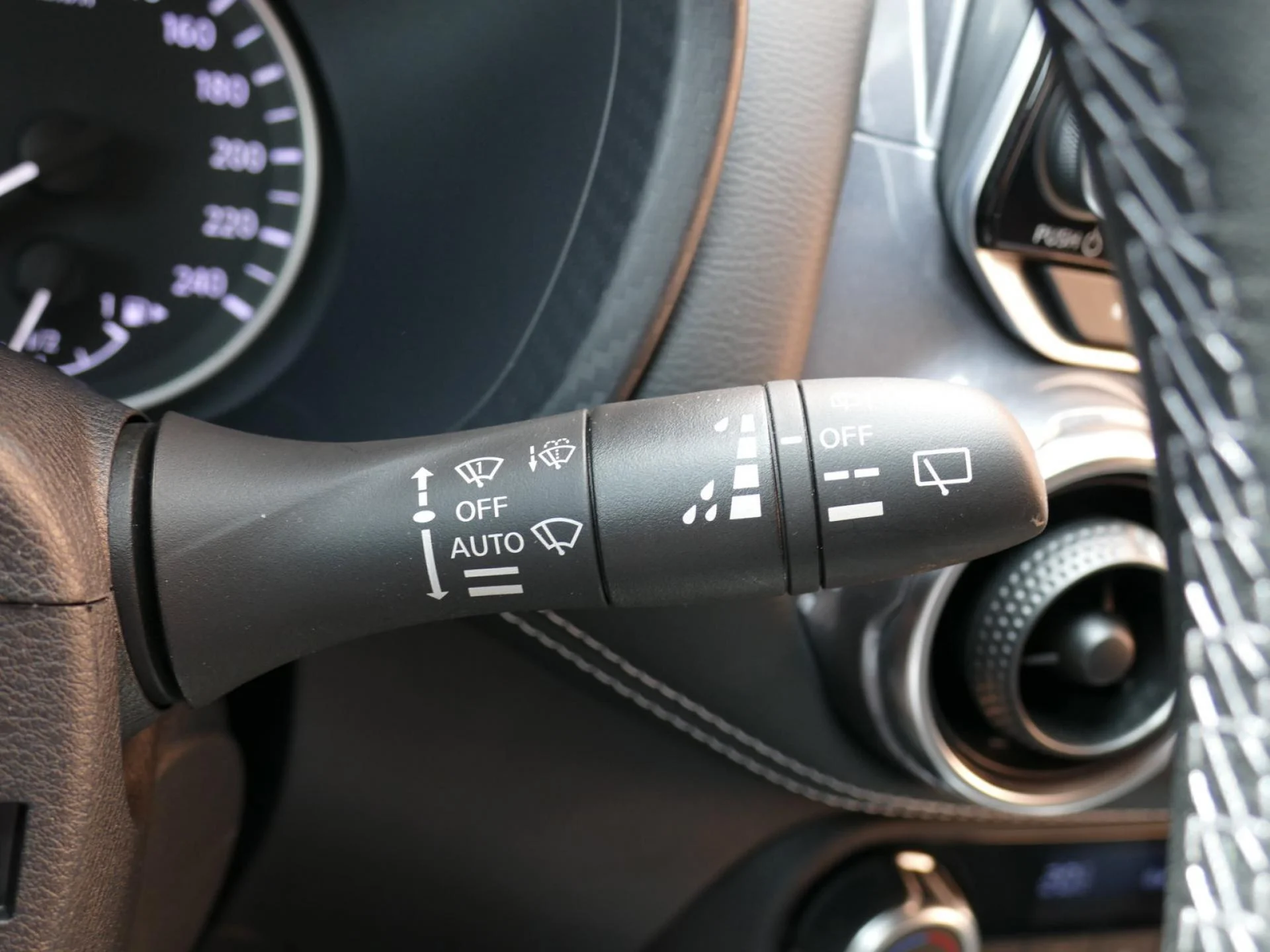 NISSAN JUKE - Miniature 21 sur 24 - Cliquer pour voir cette photo