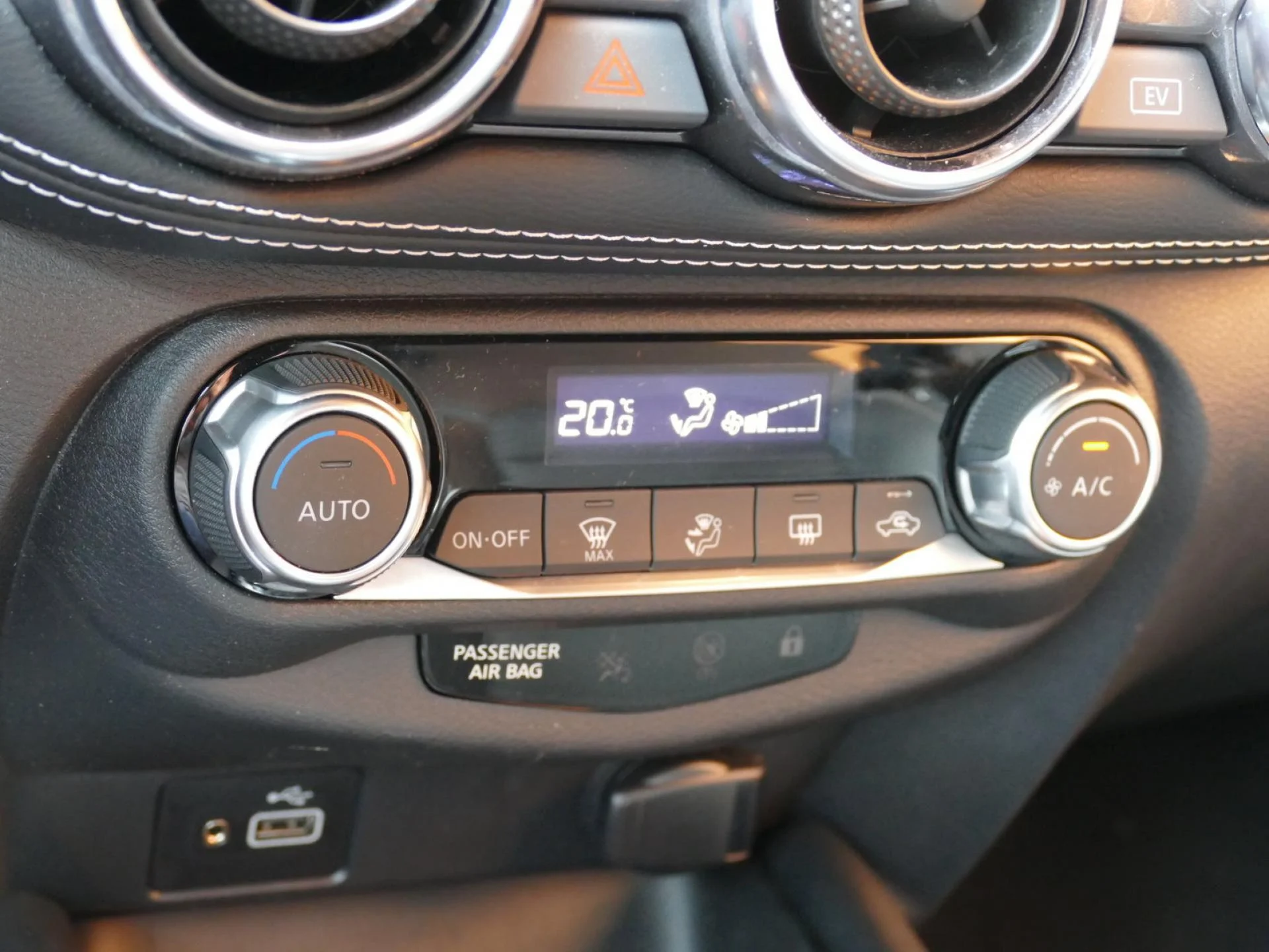NISSAN JUKE - Miniature 13 sur 32 - Cliquer pour voir cette photo