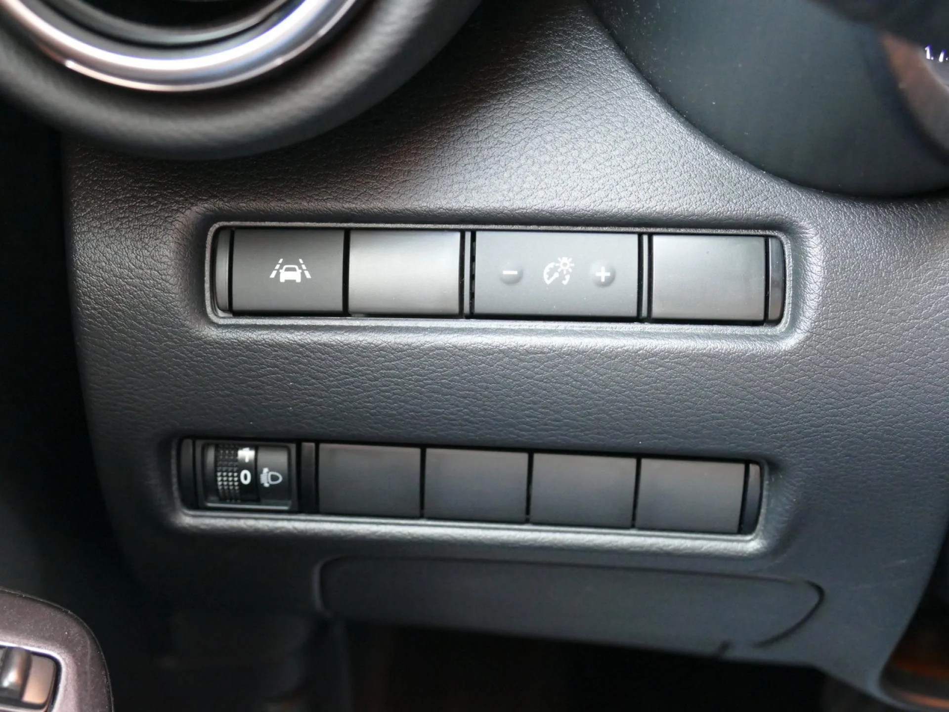 NISSAN JUKE - Miniature 20 sur 32 - Cliquer pour voir cette photo