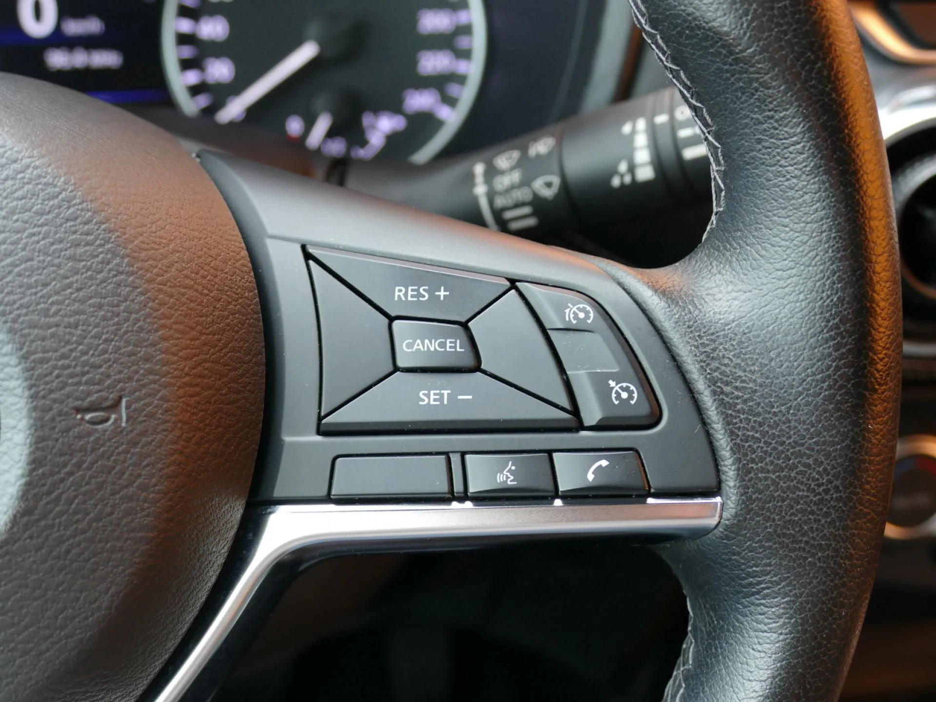 NISSAN JUKE - Miniature 16 sur 32 - Cliquer pour voir cette photo