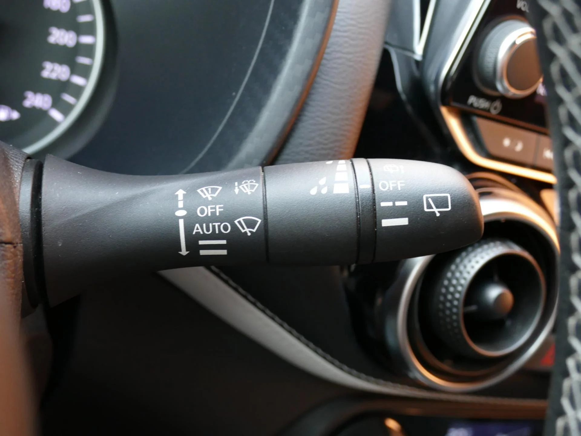 NISSAN JUKE - Miniature 26 sur 36 - Cliquer pour voir cette photo