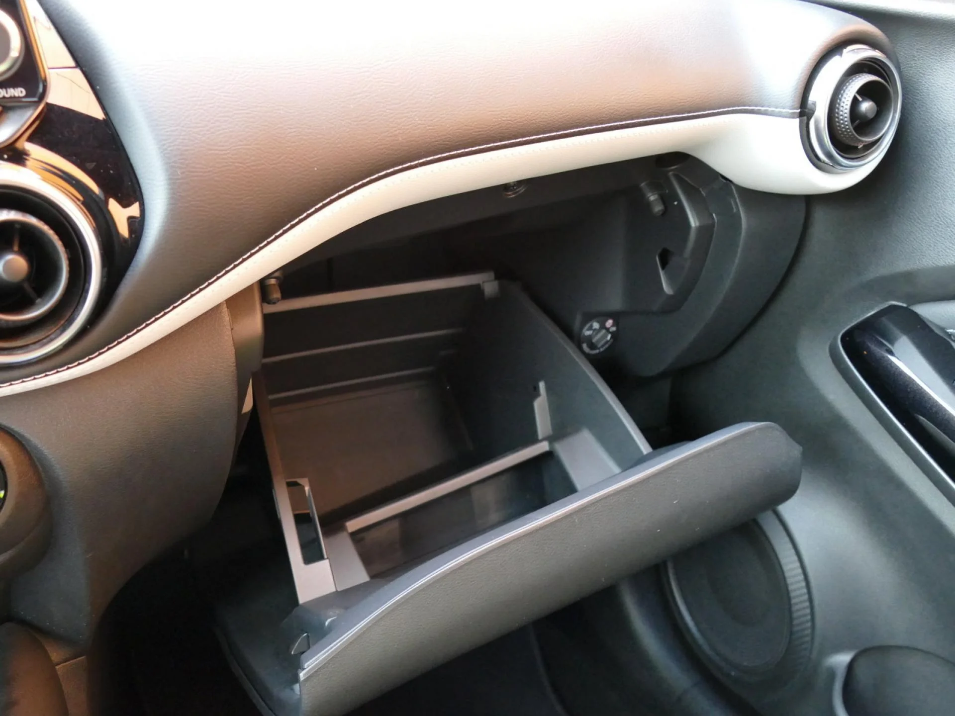 NISSAN JUKE - Miniature 12 sur 36 - Cliquer pour voir cette photo