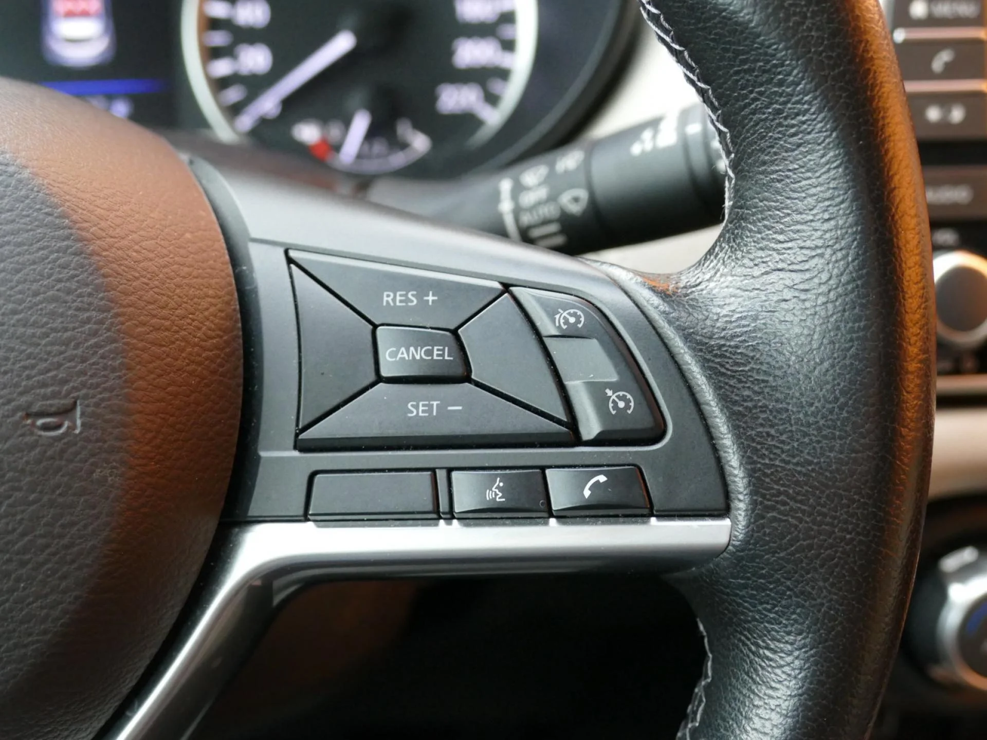 NISSAN MICRA - Miniature 16 sur 32 - Cliquer pour voir cette photo