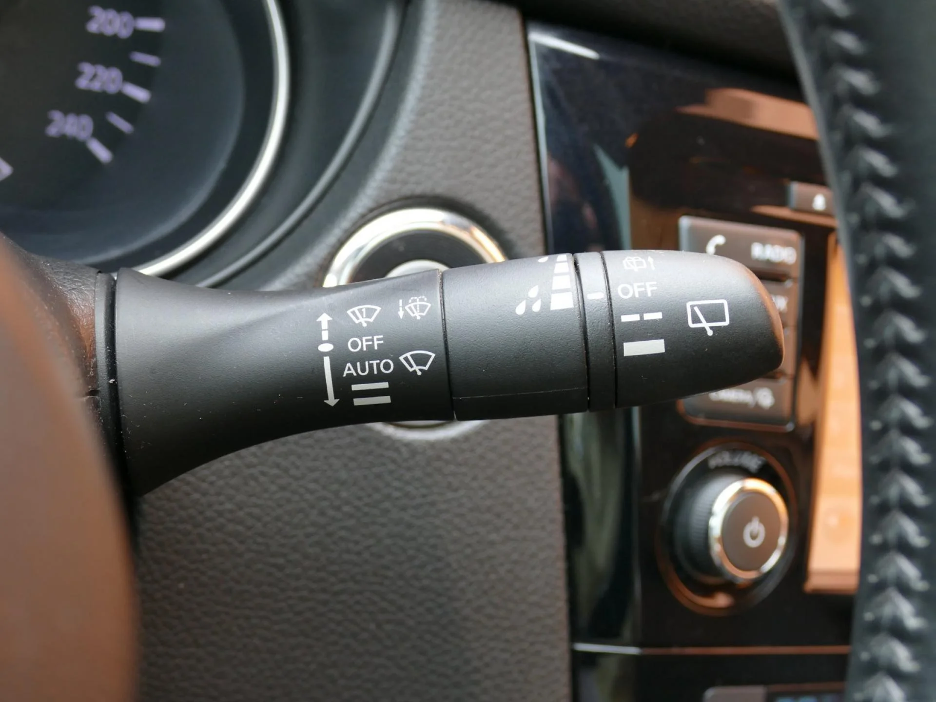 NISSAN QASHQAI - Miniature 26 sur 32 - Cliquer pour voir cette photo