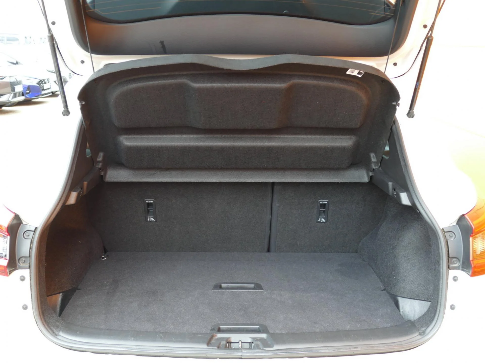 NISSAN QASHQAI - Miniature 8 sur 32 - Cliquer pour voir cette photo