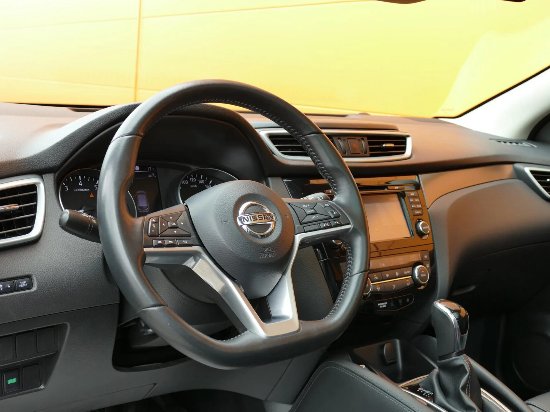NISSAN QASHQAI - Miniature 12 sur 32 - Cliquer pour voir cette photo