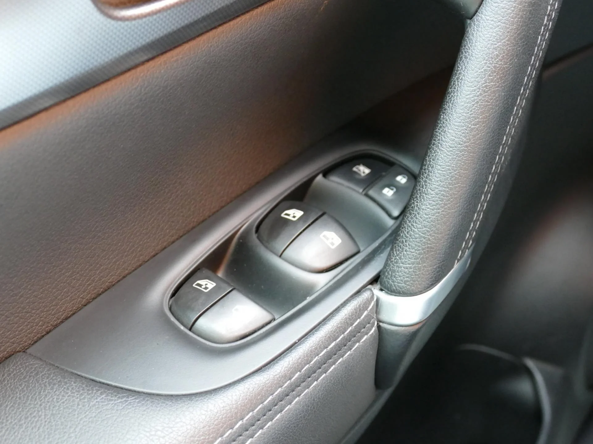 NISSAN QASHQAI - Miniature 24 sur 32 - Cliquer pour voir cette photo