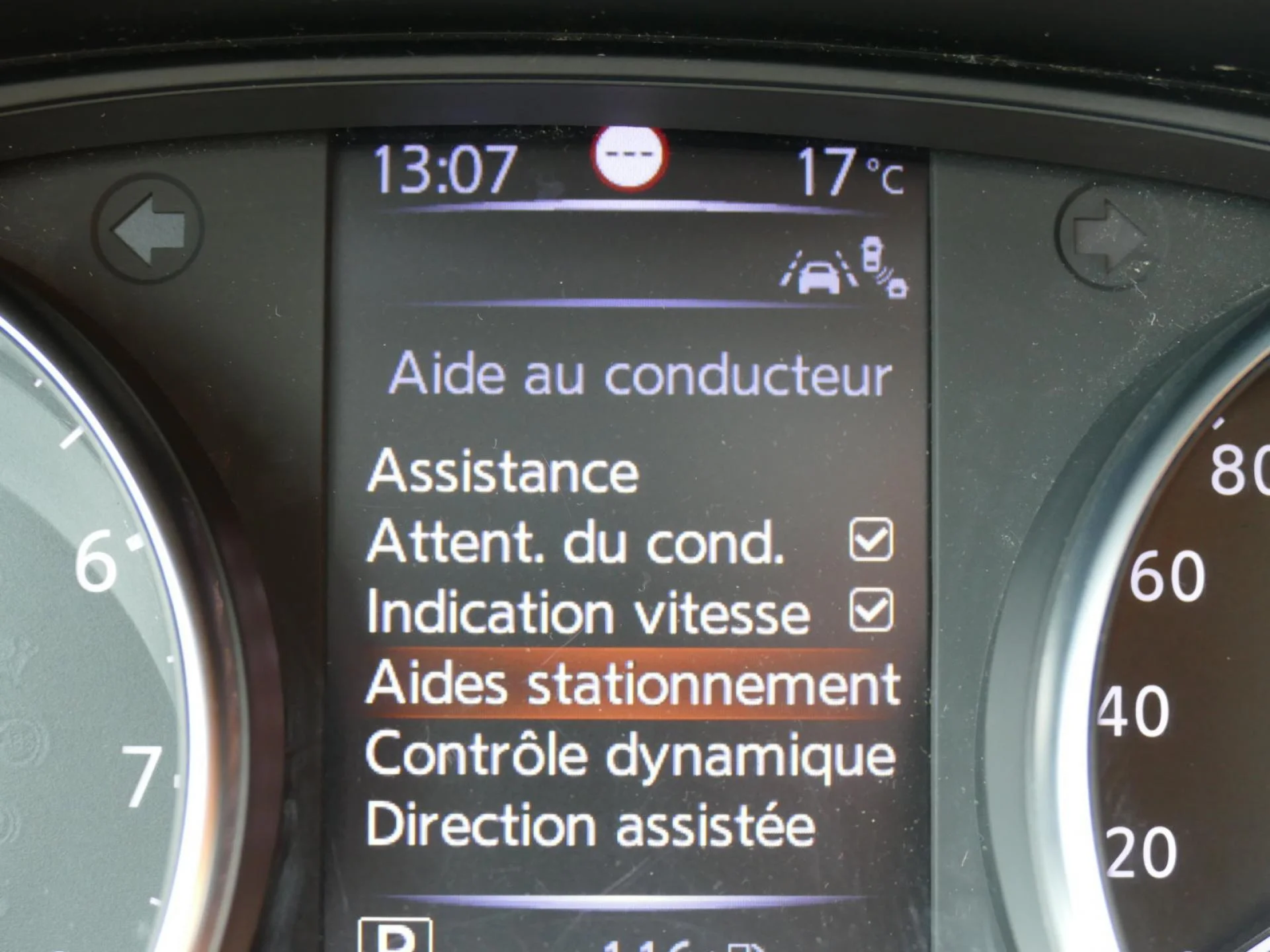 NISSAN QASHQAI - Miniature 14 sur 32 - Cliquer pour voir cette photo