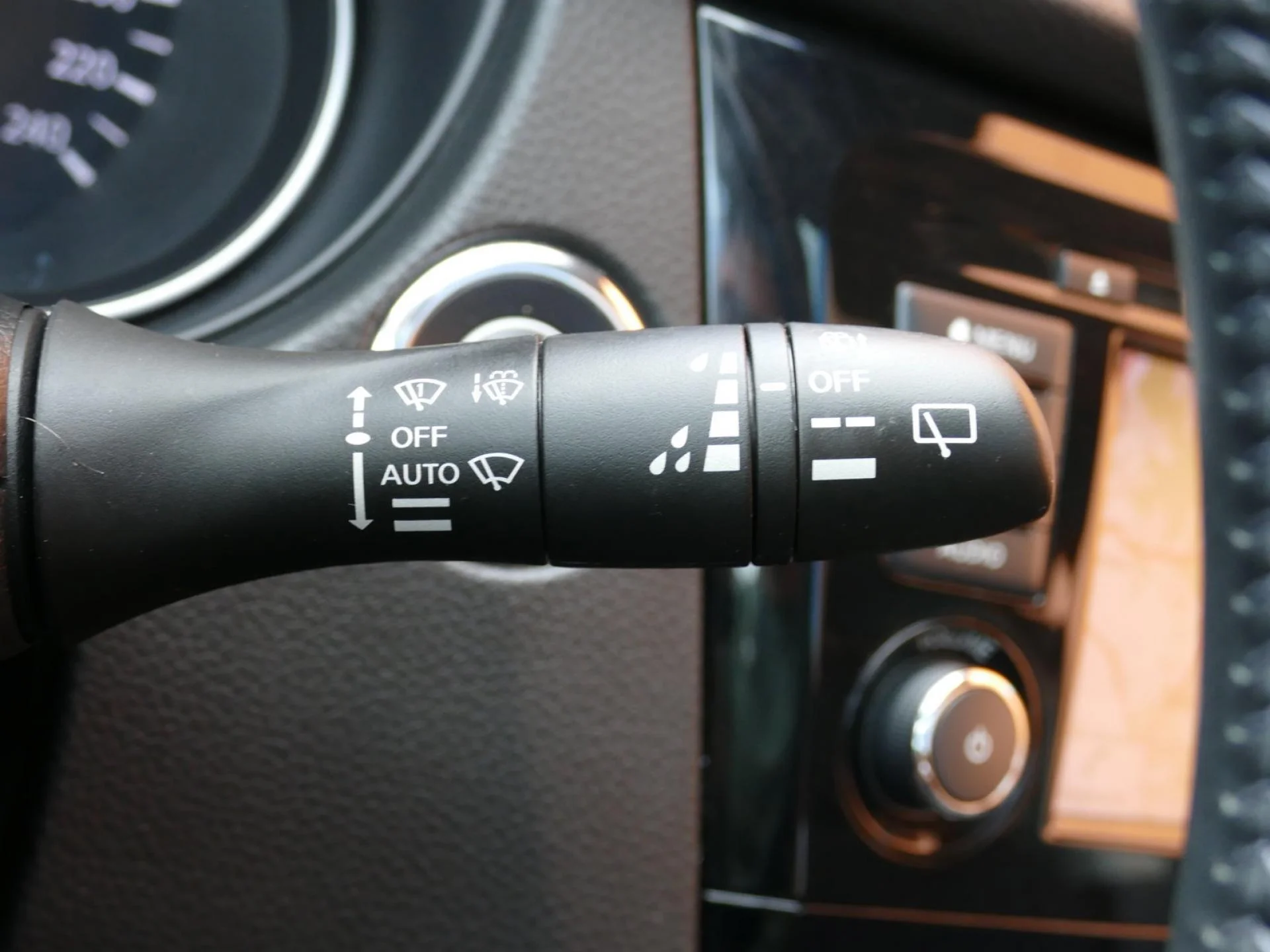 NISSAN QASHQAI - Miniature 18 sur 22 - Cliquer pour voir cette photo