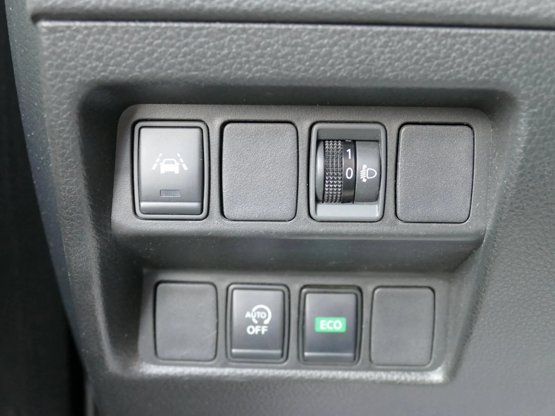 NISSAN QASHQAI - Miniature 18 sur 32 - Cliquer pour voir cette photo