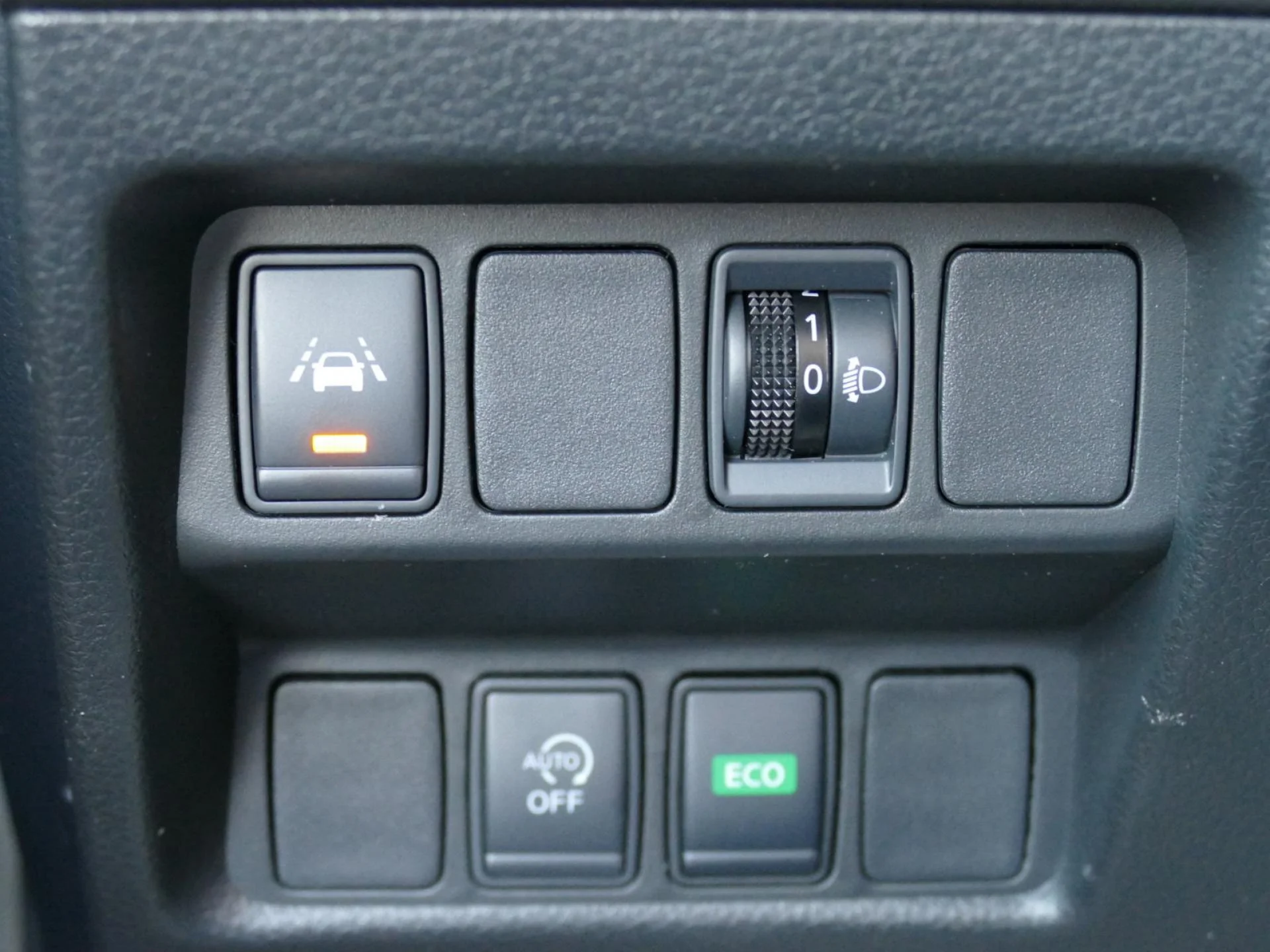 NISSAN QASHQAI - Miniature 17 sur 32 - Cliquer pour voir cette photo