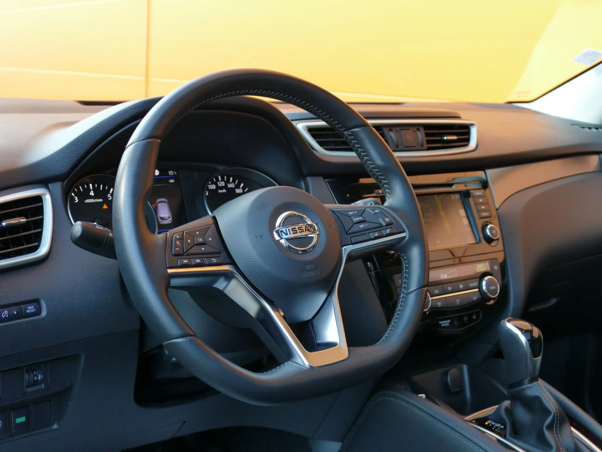 NISSAN QASHQAI - Miniature 13 sur 32 - Cliquer pour voir cette photo