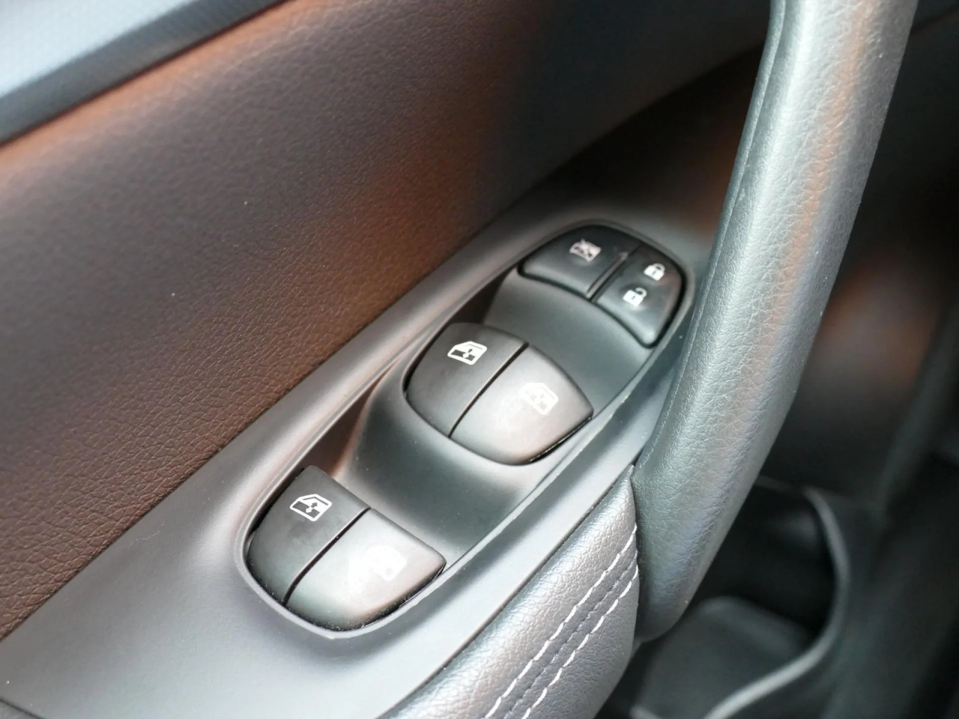 NISSAN QASHQAI - Miniature 24 sur 32 - Cliquer pour voir cette photo