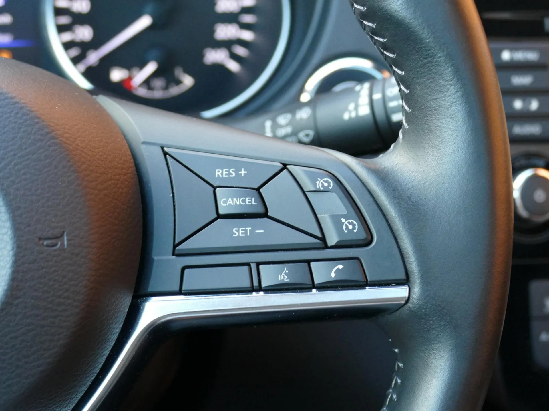 NISSAN QASHQAI - Miniature 16 sur 32 - Cliquer pour voir cette photo