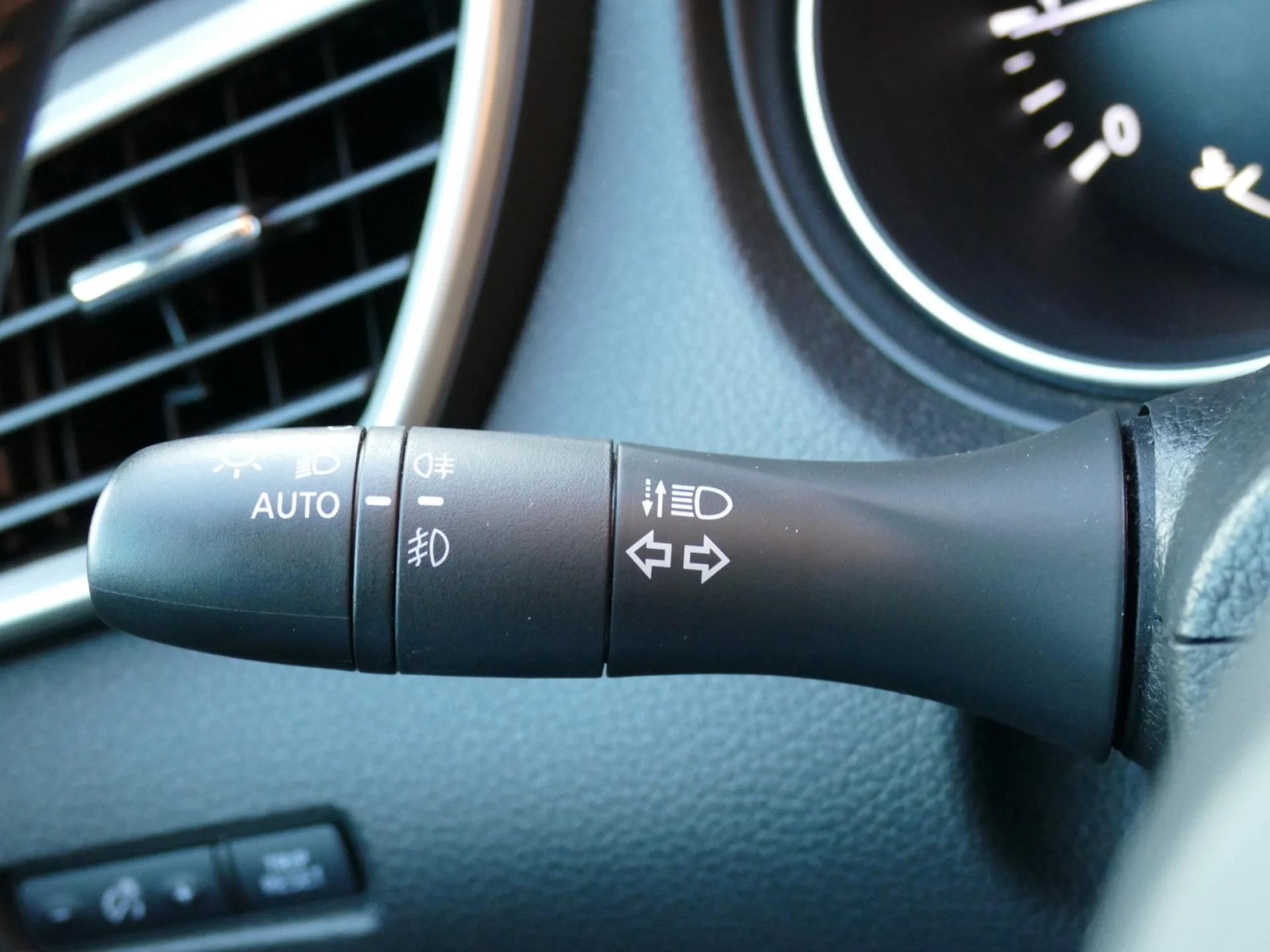 NISSAN QASHQAI - Miniature 25 sur 32 - Cliquer pour voir cette photo