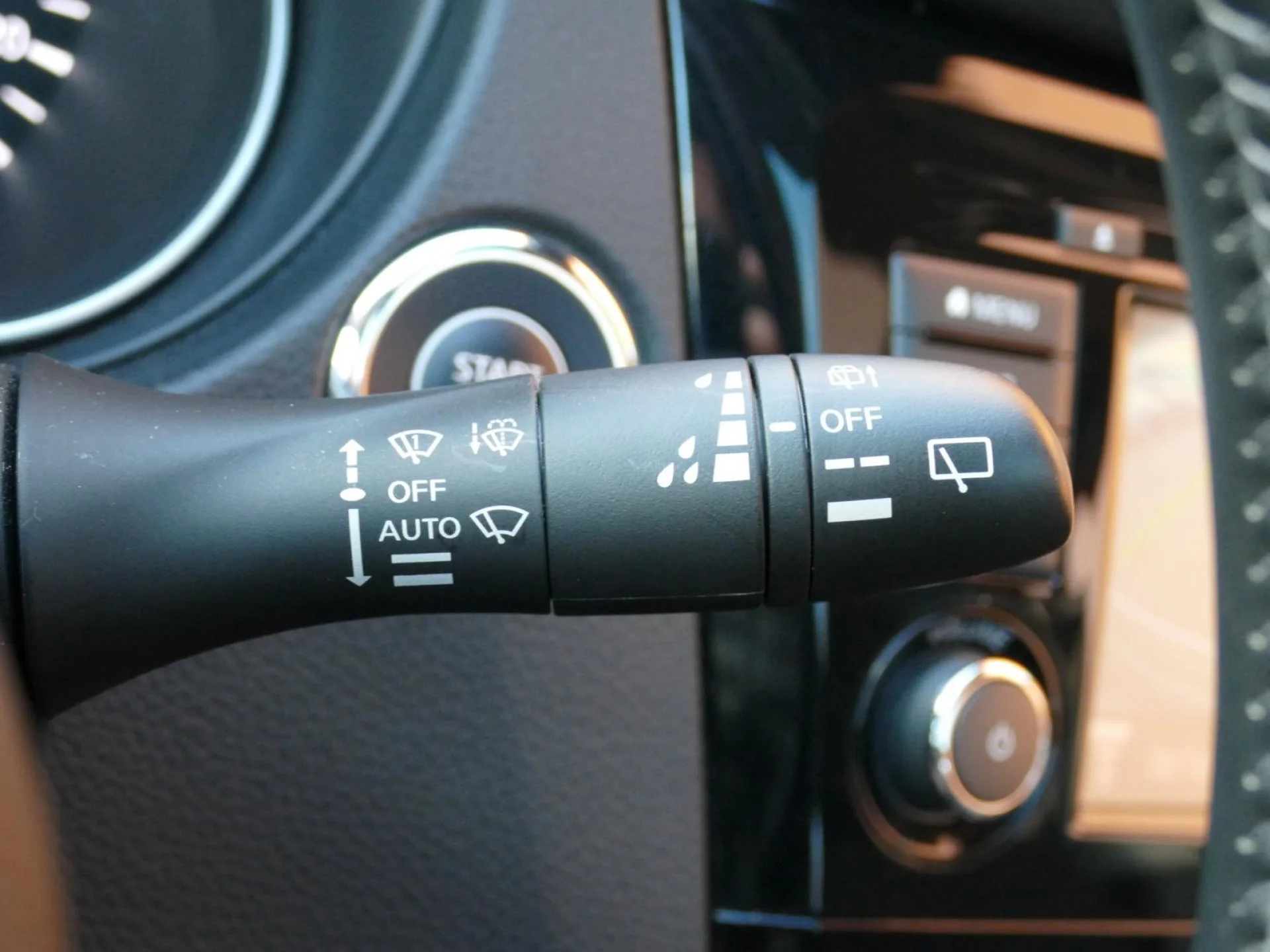 NISSAN QASHQAI - Miniature 26 sur 32 - Cliquer pour voir cette photo