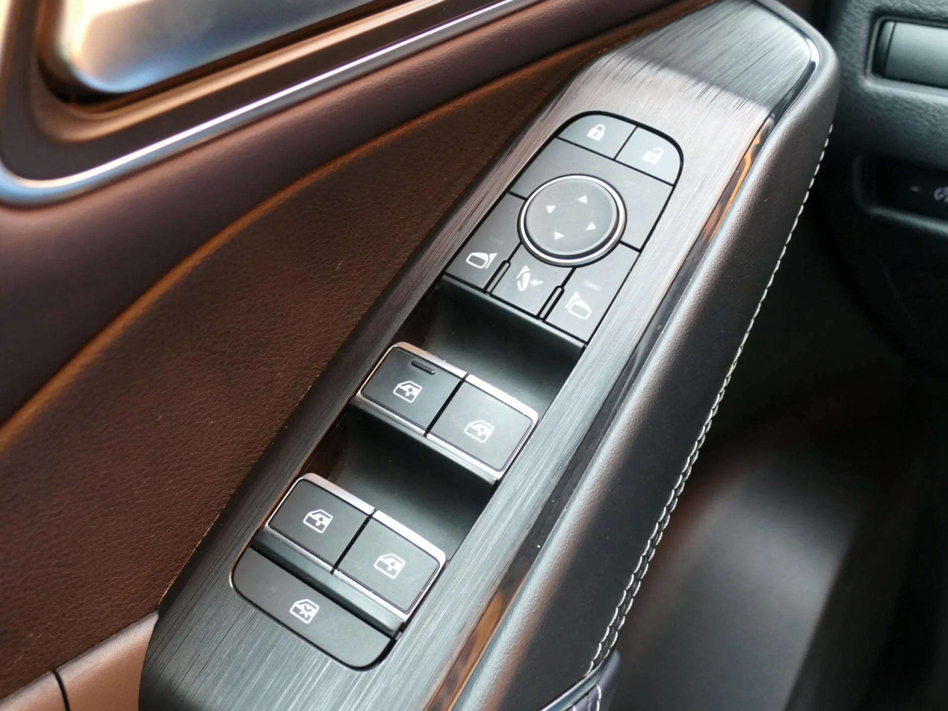 NISSAN QASHQAI - Miniature 27 sur 38 - Cliquer pour voir cette photo