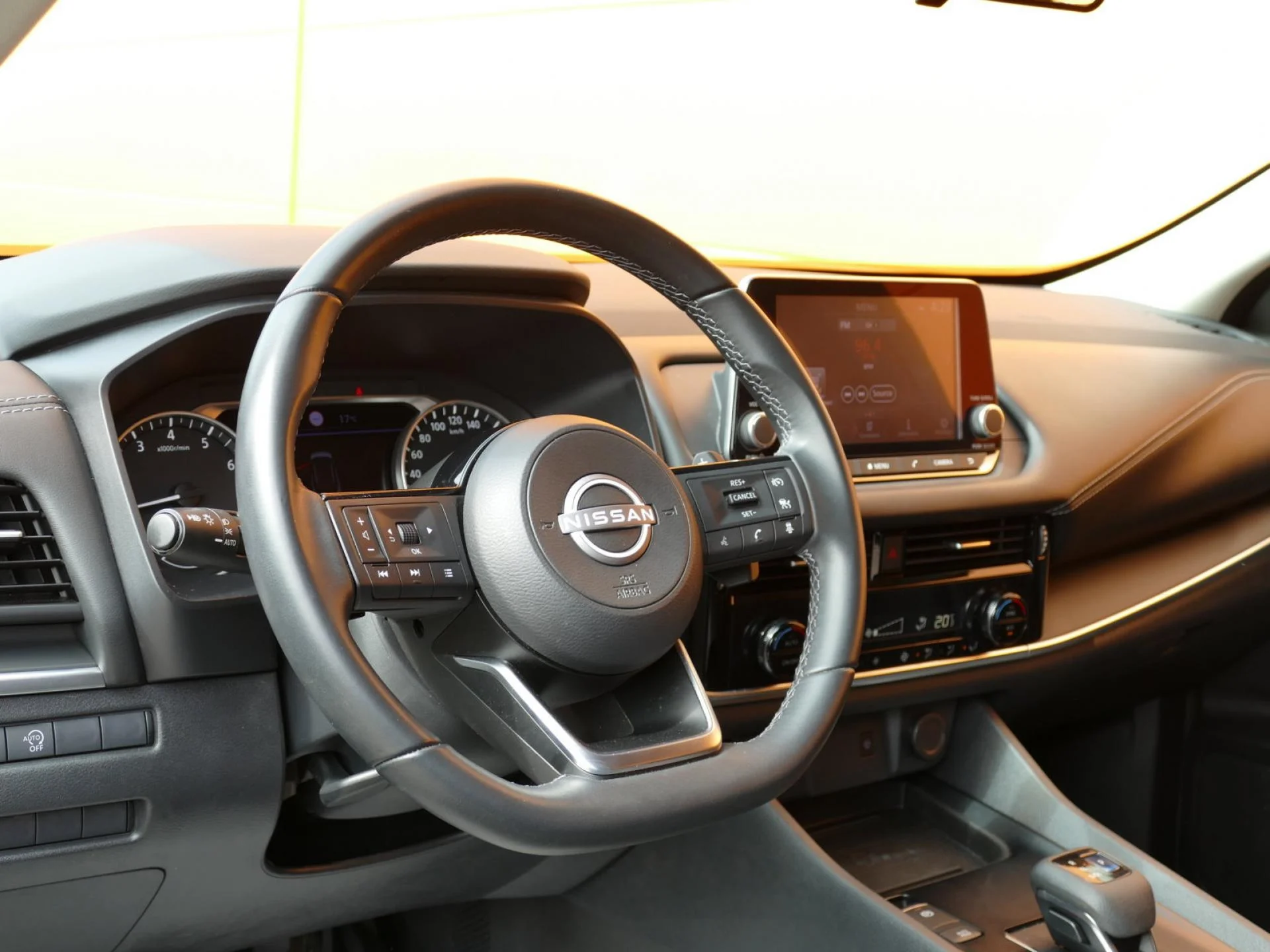 NISSAN QASHQAI - Miniature 13 sur 23 - Cliquer pour voir cette photo