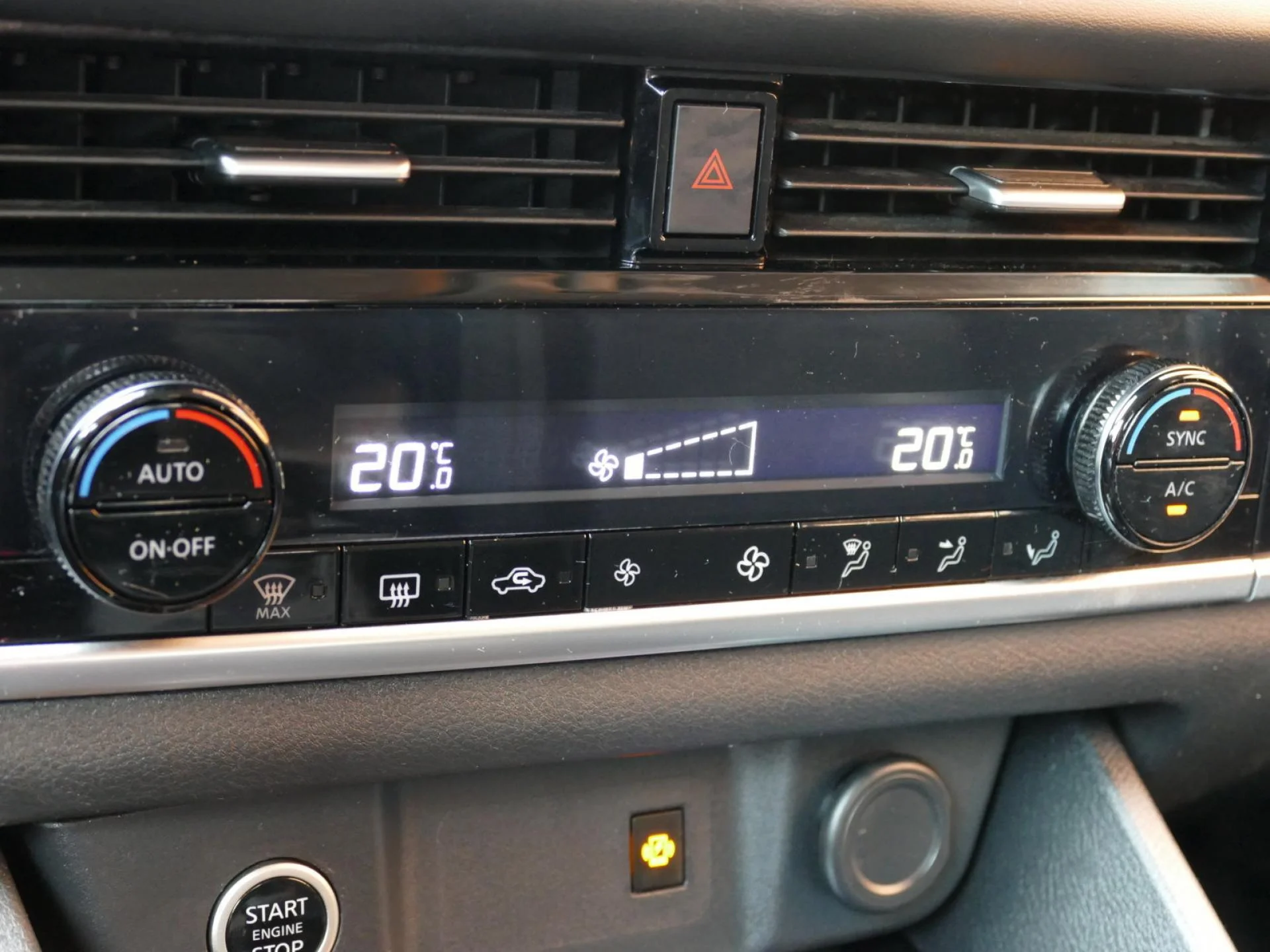 NISSAN QASHQAI - Miniature 12 sur 30 - Cliquer pour voir cette photo