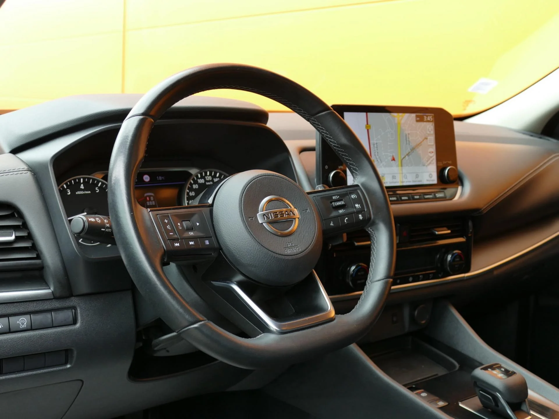 NISSAN QASHQAI - Miniature 13 sur 30 - Cliquer pour voir cette photo
