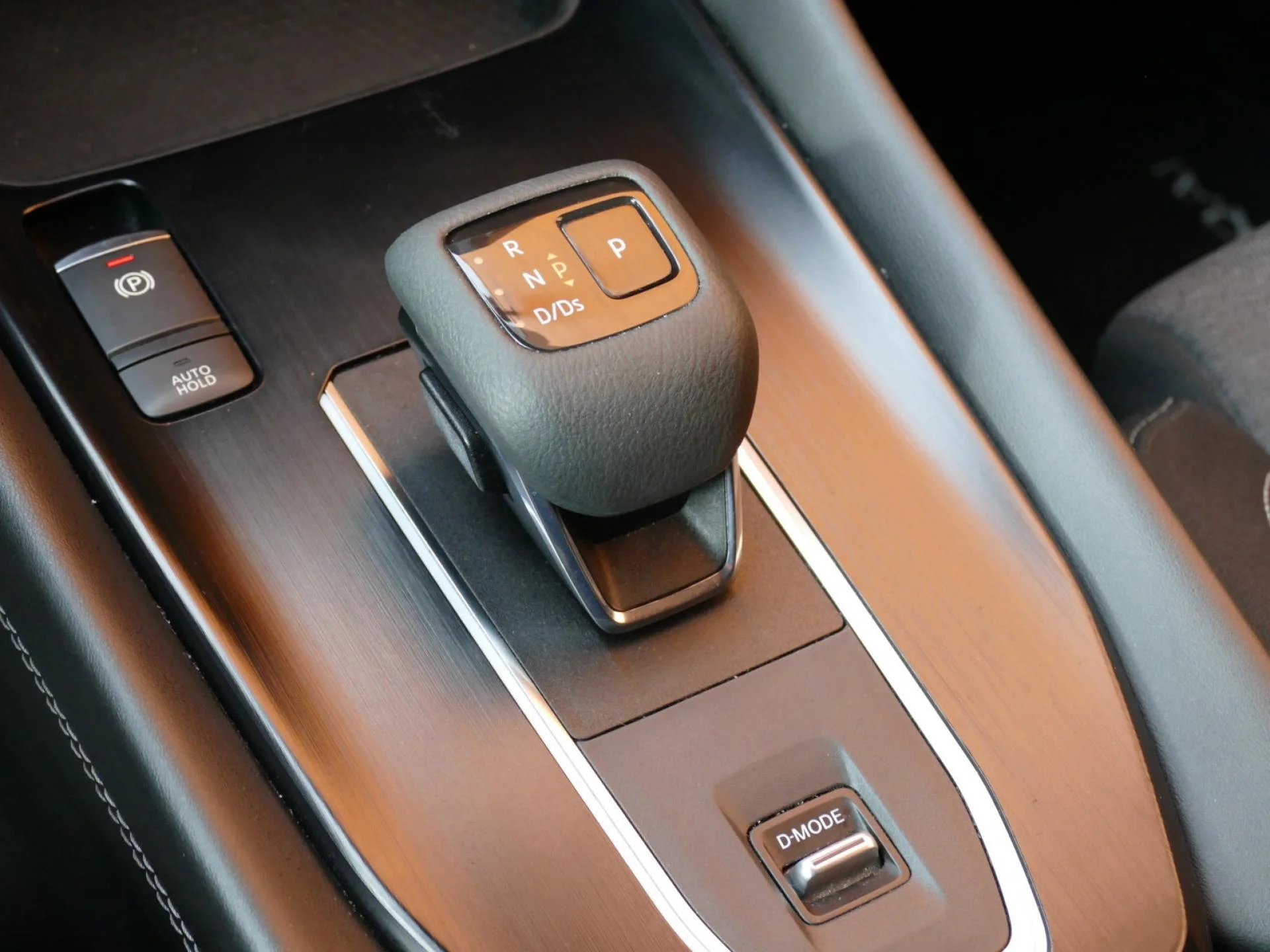 NISSAN QASHQAI - Miniature 17 sur 32 - Cliquer pour voir cette photo