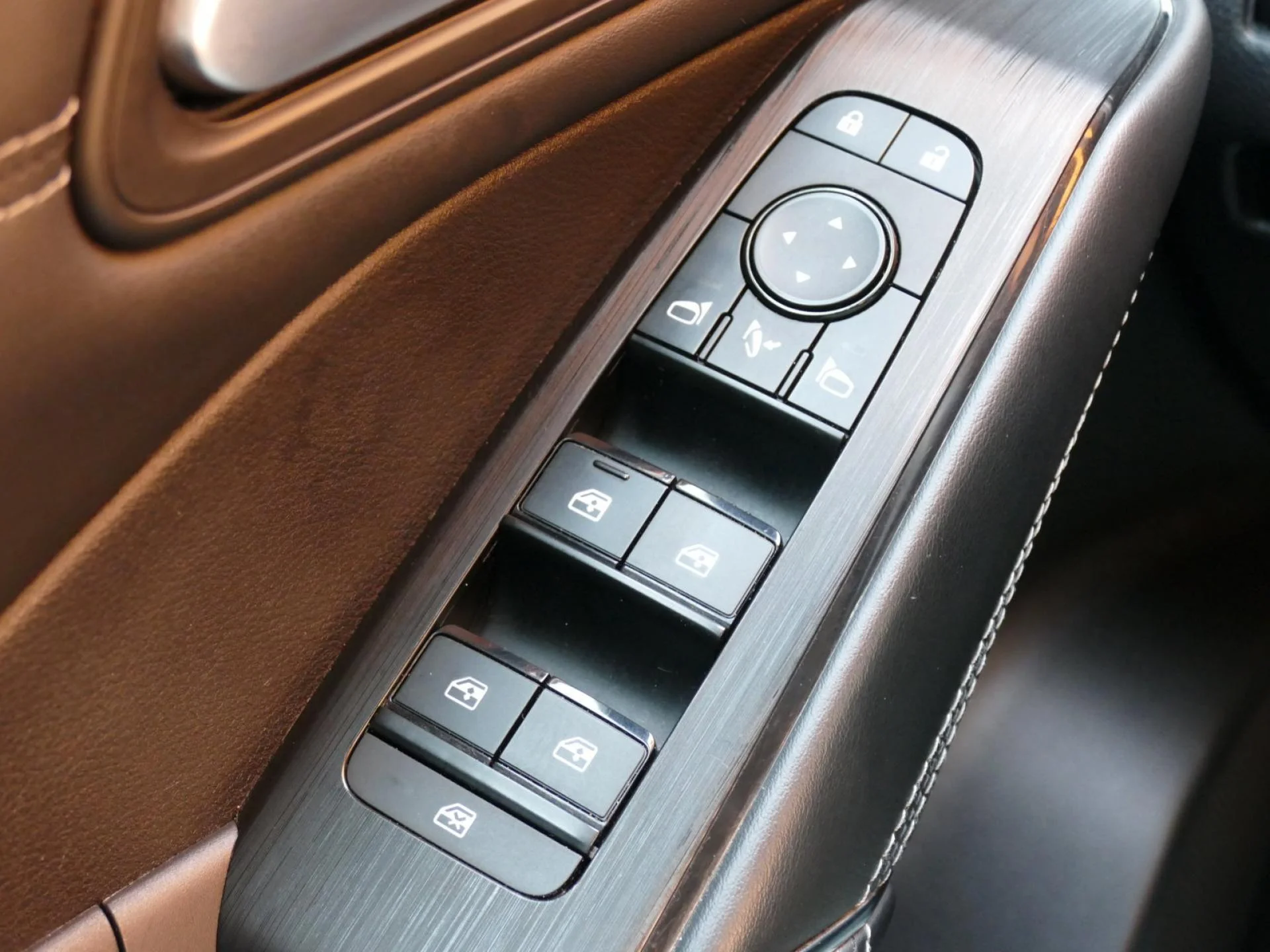 NISSAN QASHQAI - Miniature 21 sur 32 - Cliquer pour voir cette photo