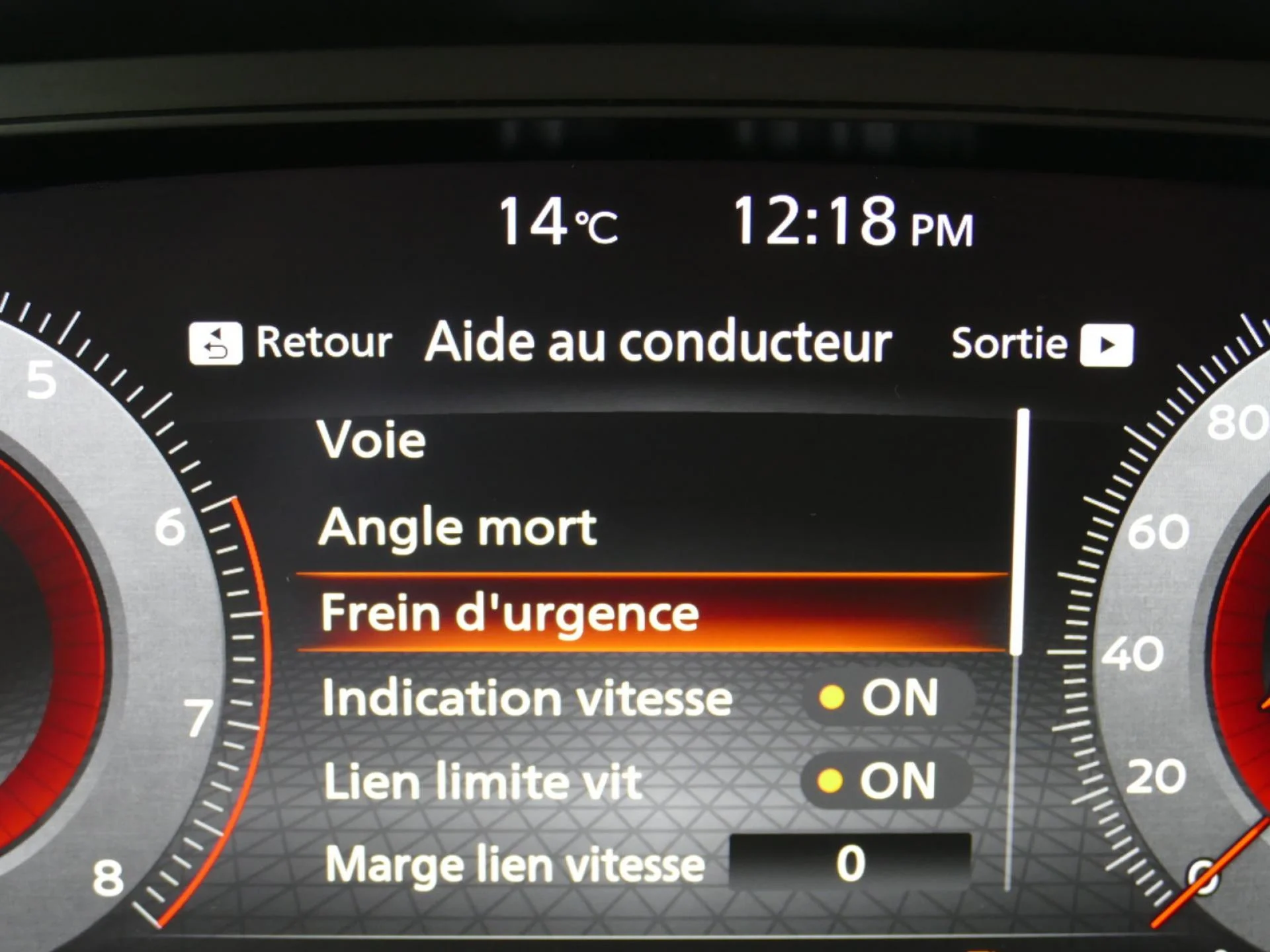 NISSAN QASHQAI - Miniature 16 sur 32 - Cliquer pour voir cette photo