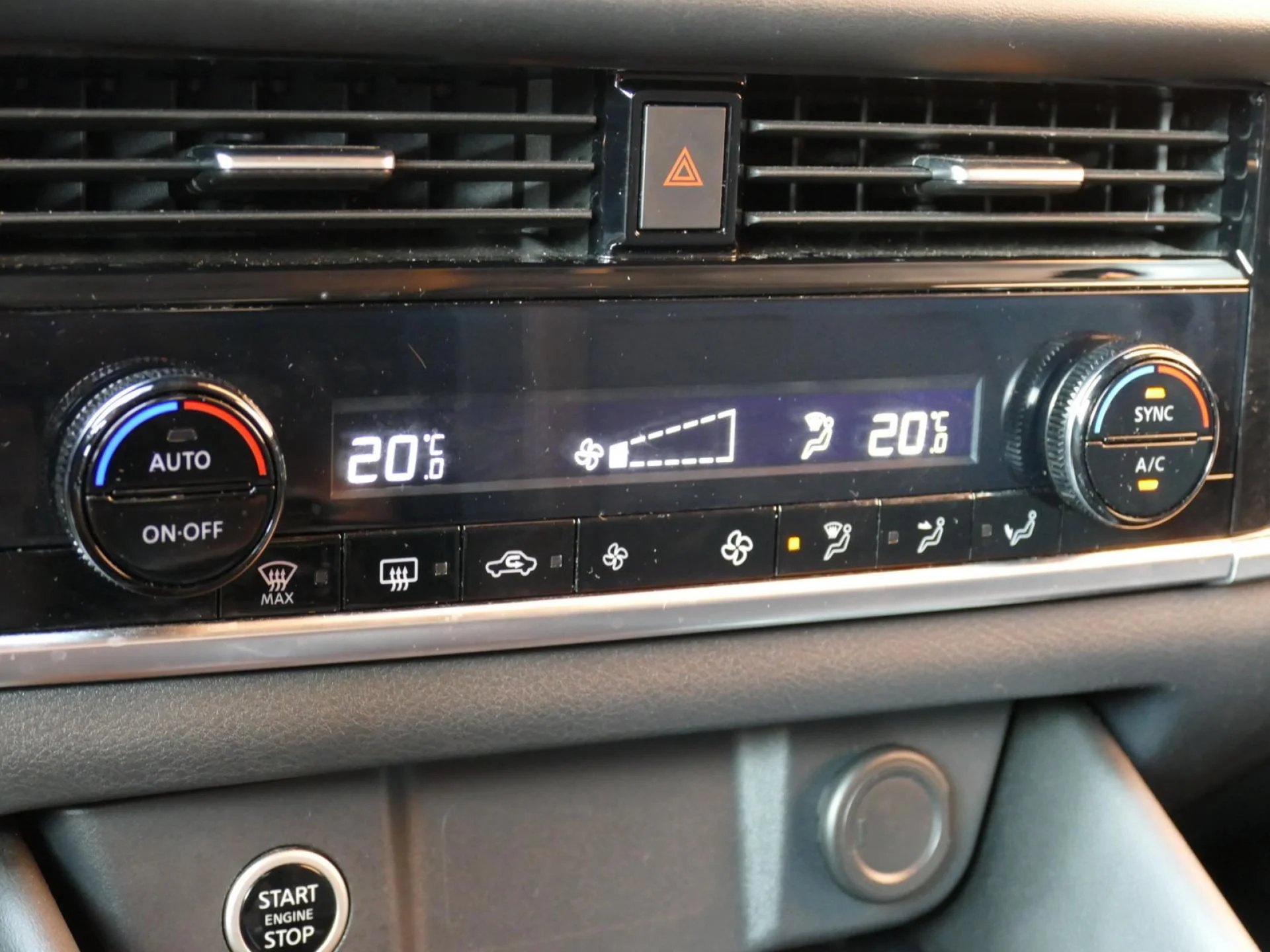 NISSAN QASHQAI - Miniature 12 sur 32 - Cliquer pour voir cette photo