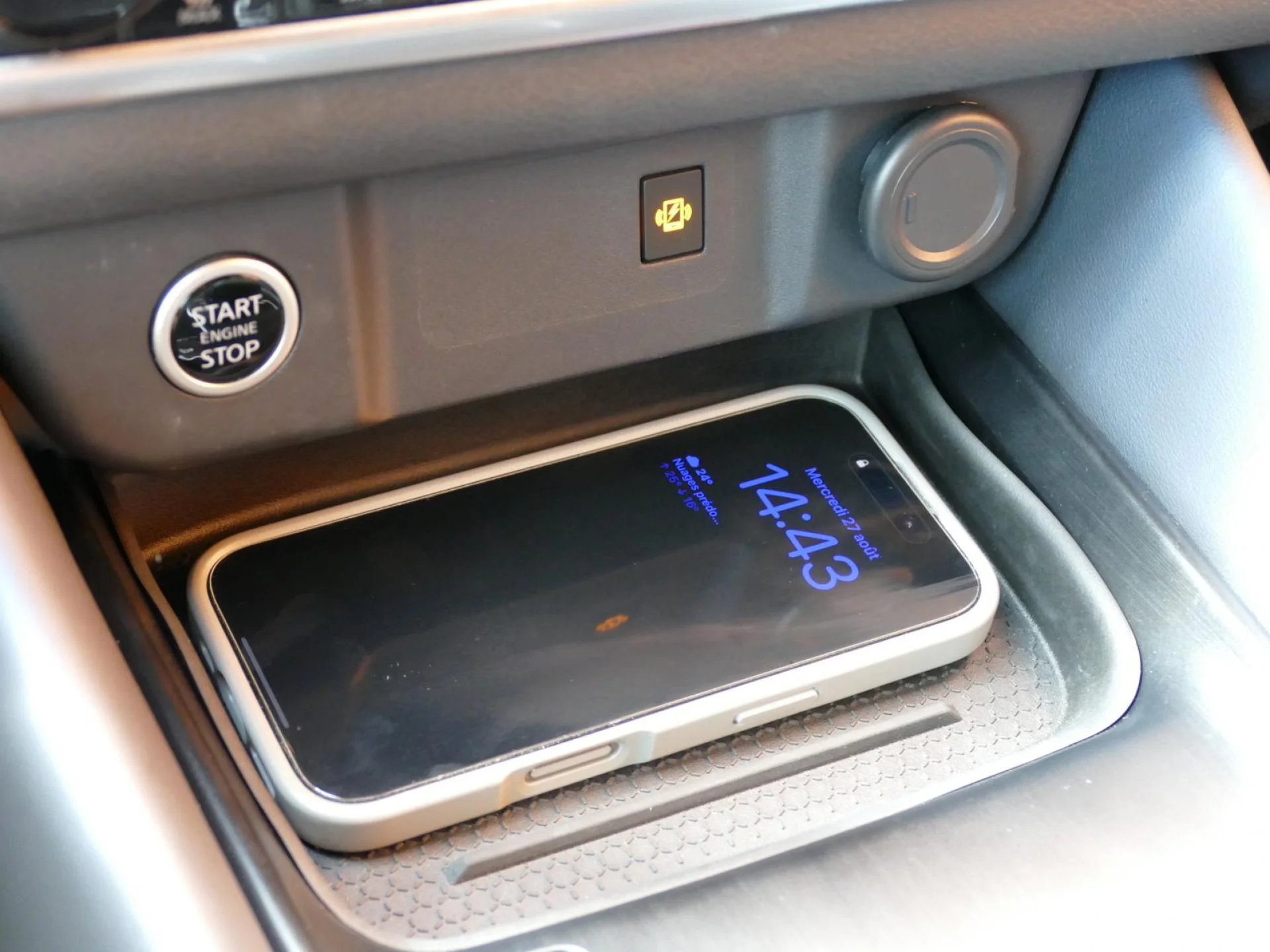 NISSAN QASHQAI - Miniature 21 sur 39 - Cliquer pour voir cette photo