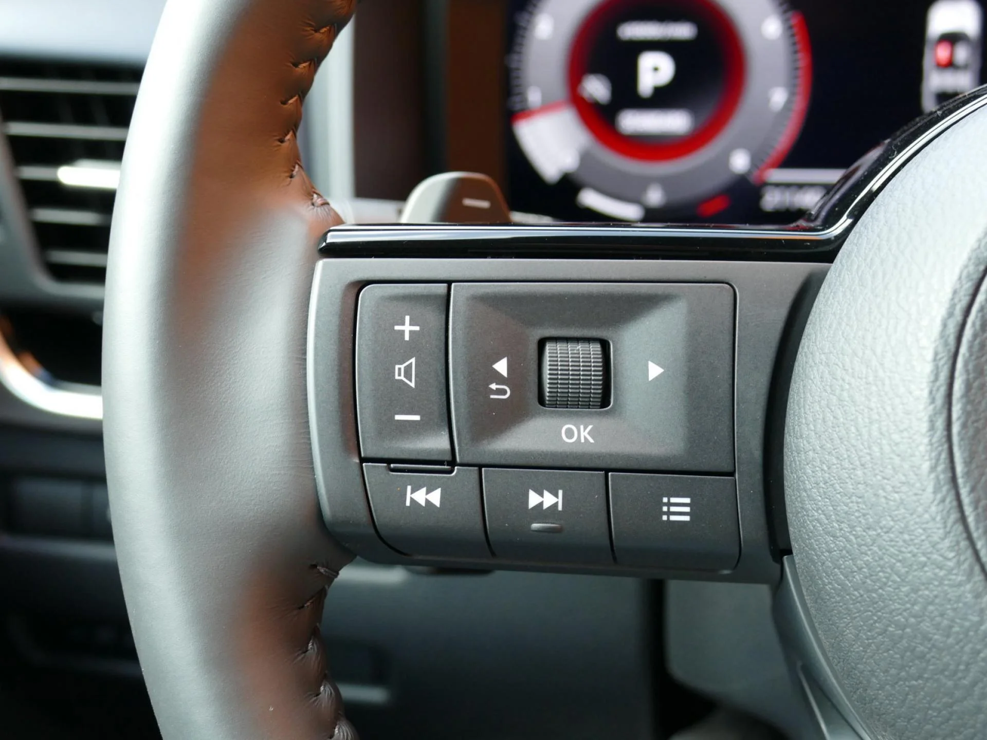 NISSAN QASHQAI - Miniature 17 sur 39 - Cliquer pour voir cette photo