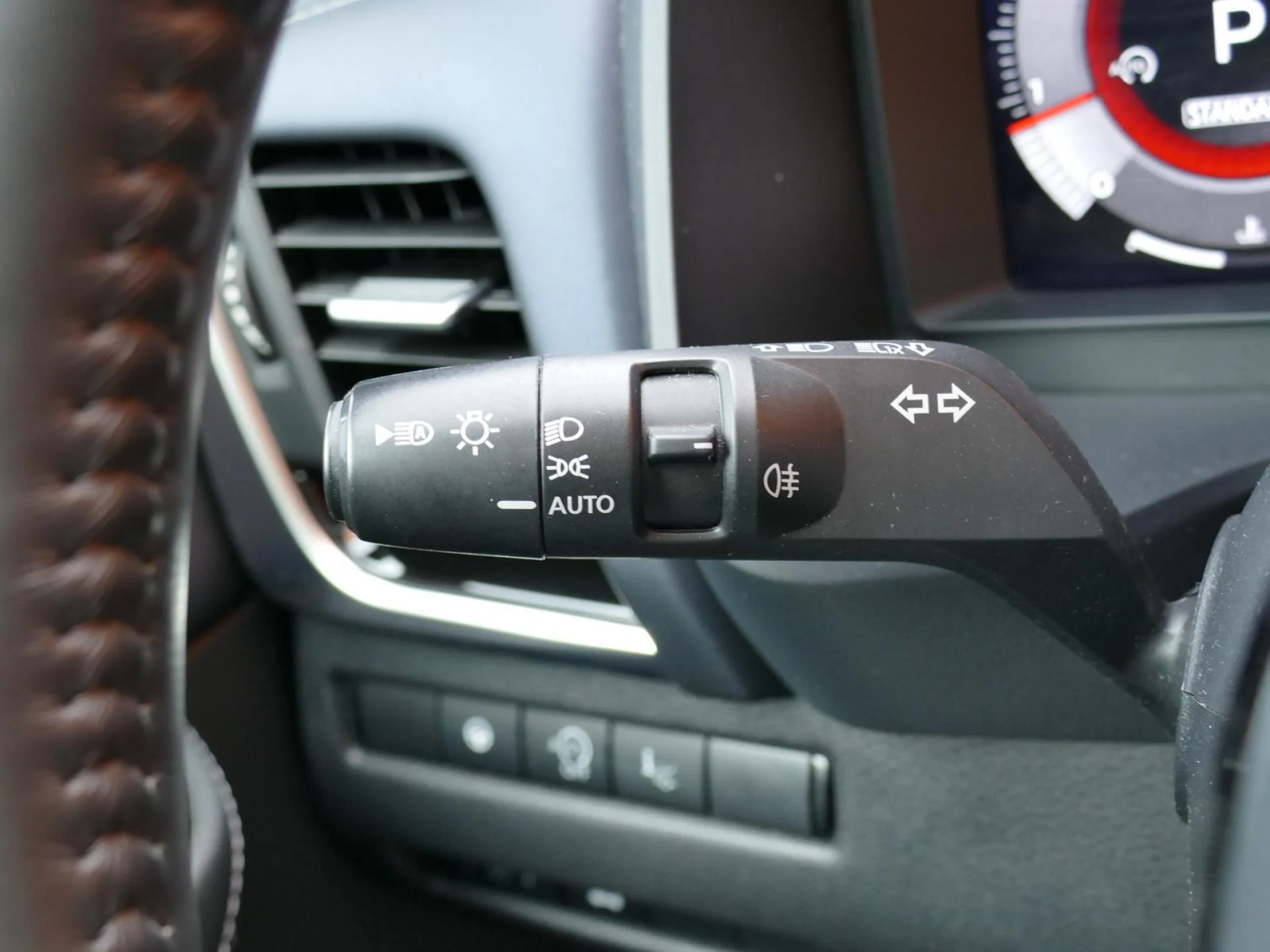 NISSAN QASHQAI - Miniature 27 sur 36 - Cliquer pour voir cette photo