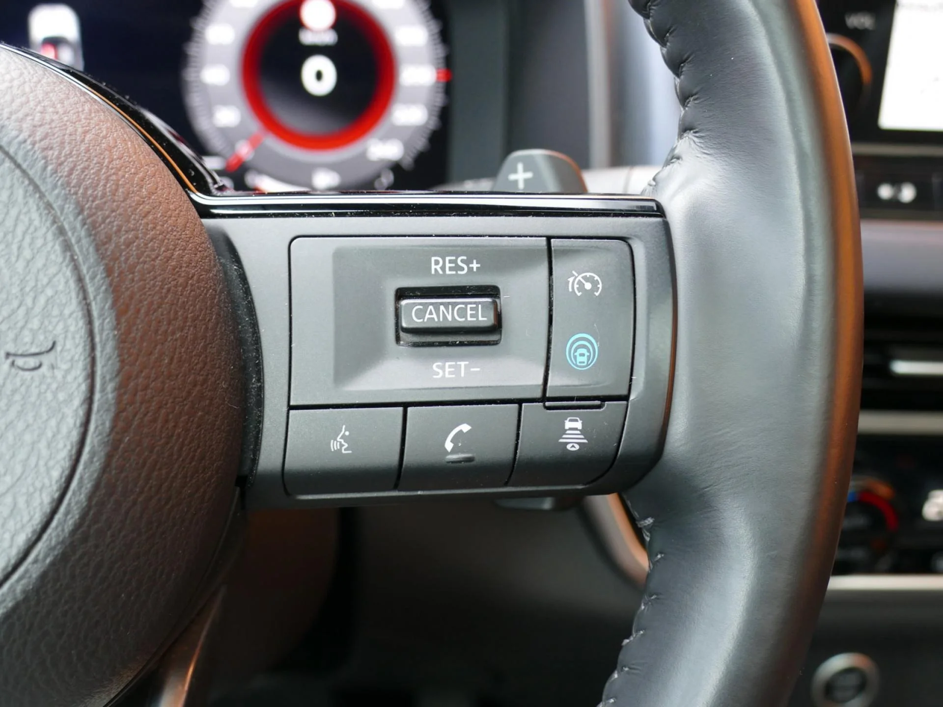 NISSAN QASHQAI - Miniature 17 sur 36 - Cliquer pour voir cette photo
