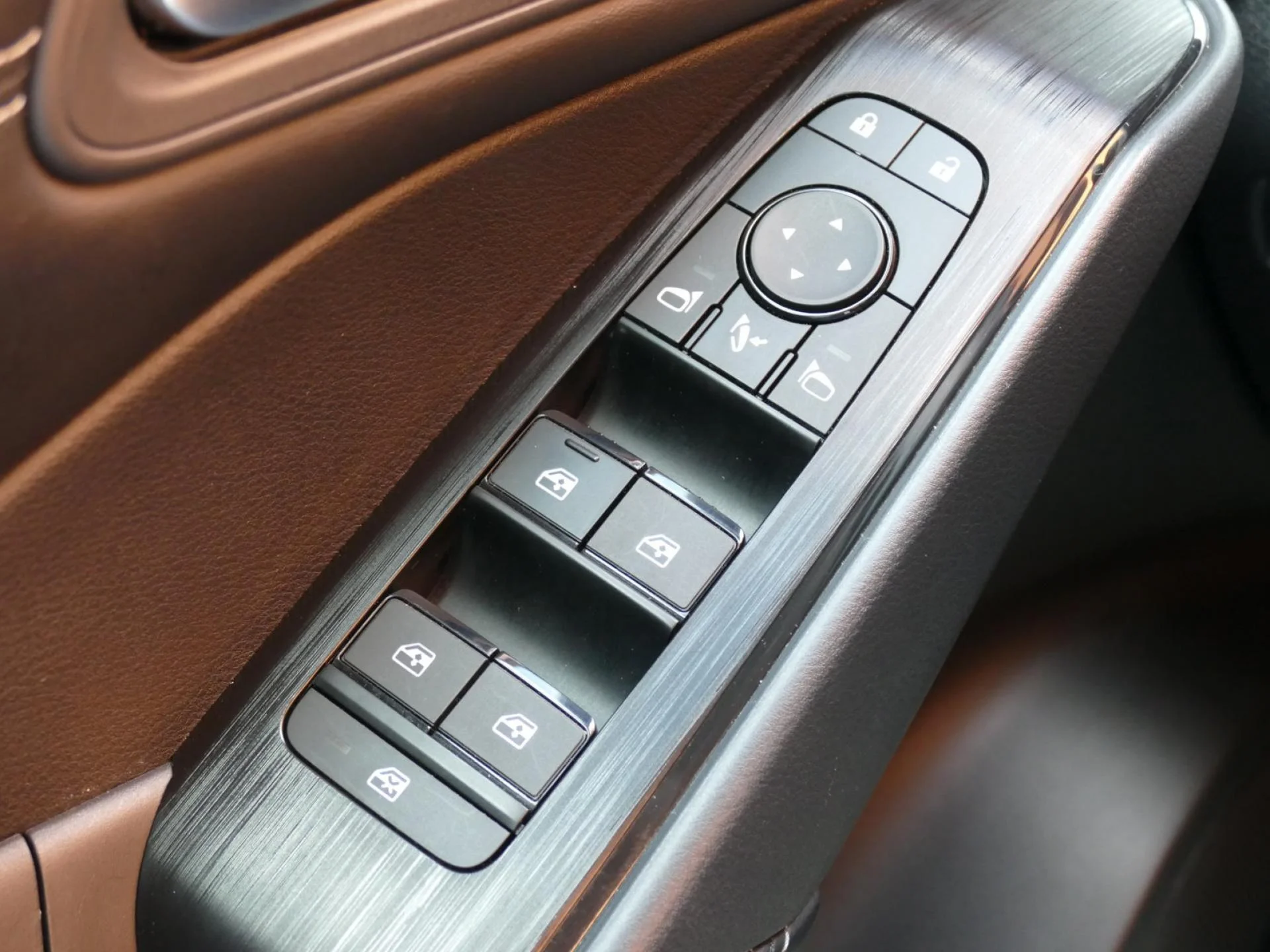 NISSAN QASHQAI - Miniature 22 sur 34 - Cliquer pour voir cette photo