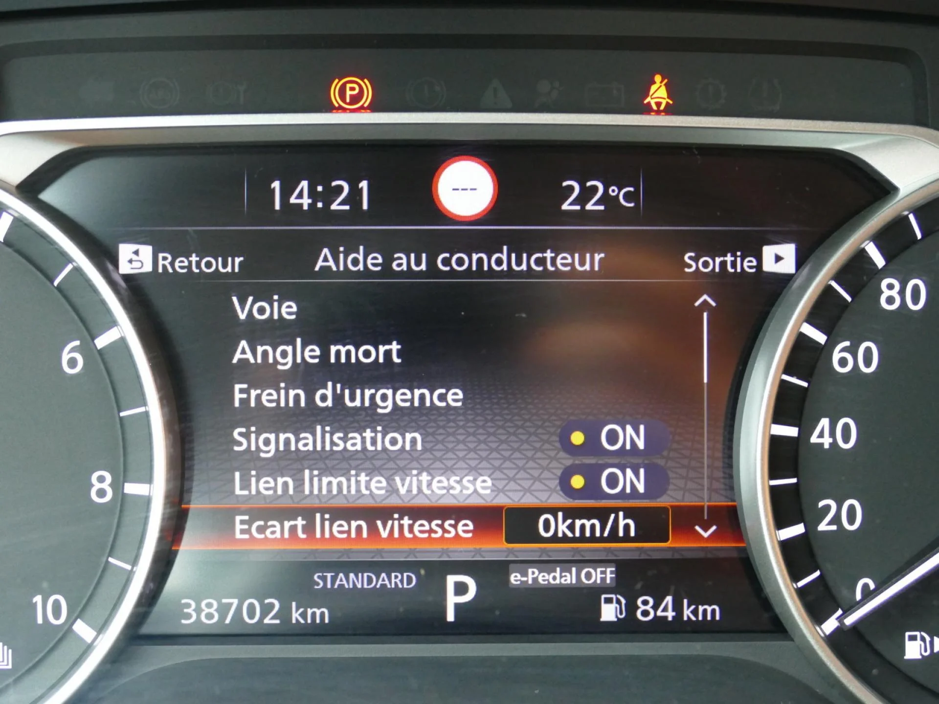 NISSAN QASHQAI - Miniature 16 sur 35 - Cliquer pour voir cette photo