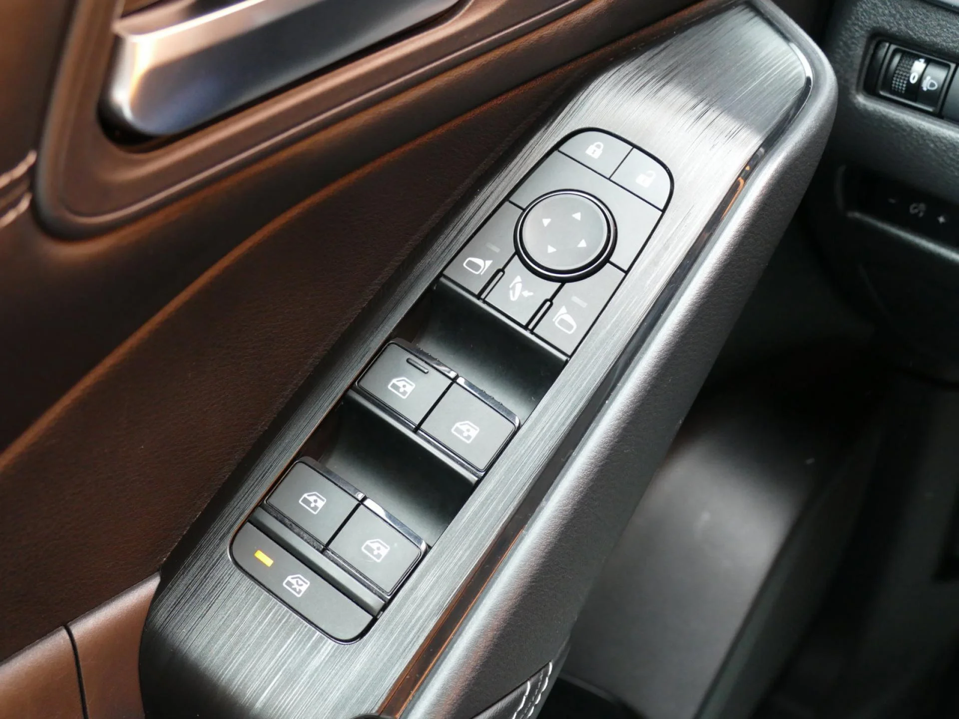 NISSAN QASHQAI - Miniature 21 sur 33 - Cliquer pour voir cette photo