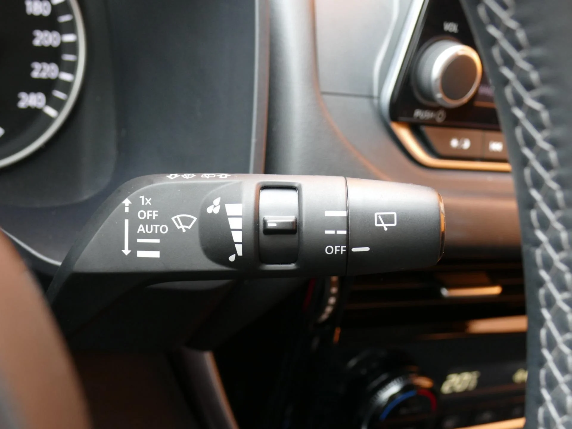 NISSAN QASHQAI - Miniature 23 sur 33 - Cliquer pour voir cette photo