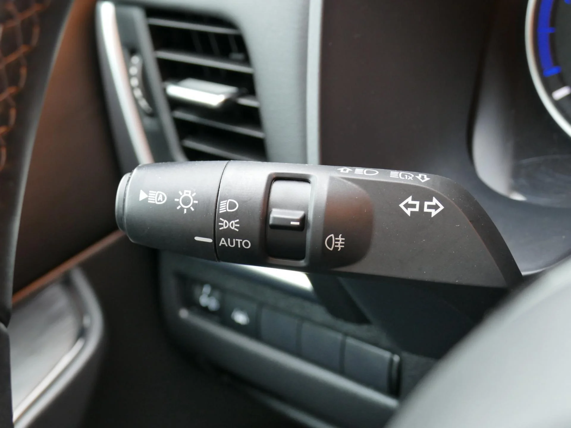 NISSAN QASHQAI - Miniature 22 sur 33 - Cliquer pour voir cette photo